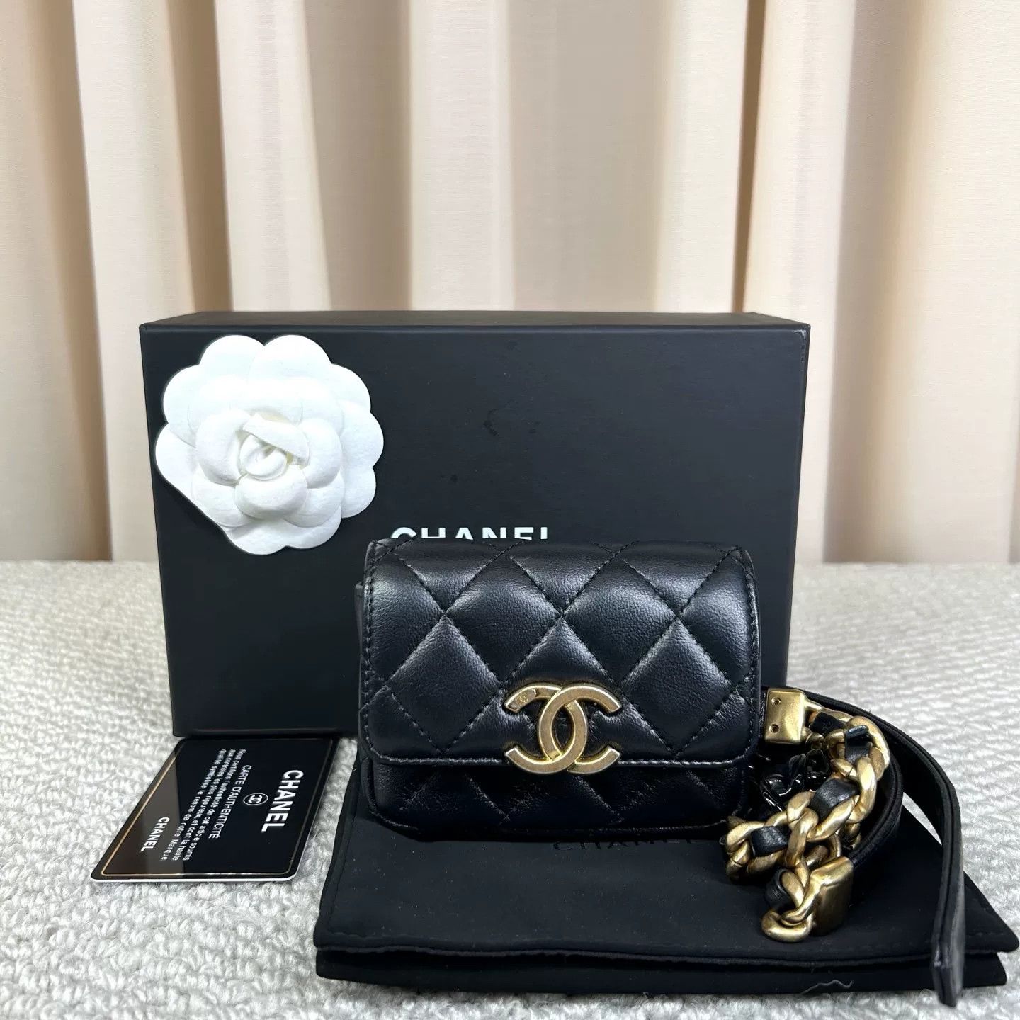 Chanel Pre-loved Bag Very good condition Size ONE SIZE - 1 Thumbnail