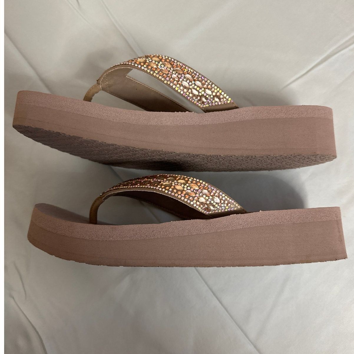 Other Cali Sketcher Taupe Yoga Foam Rhinestone Flip Flops Size 9 Size US 9 / IT 39 - 7 Thumbnail