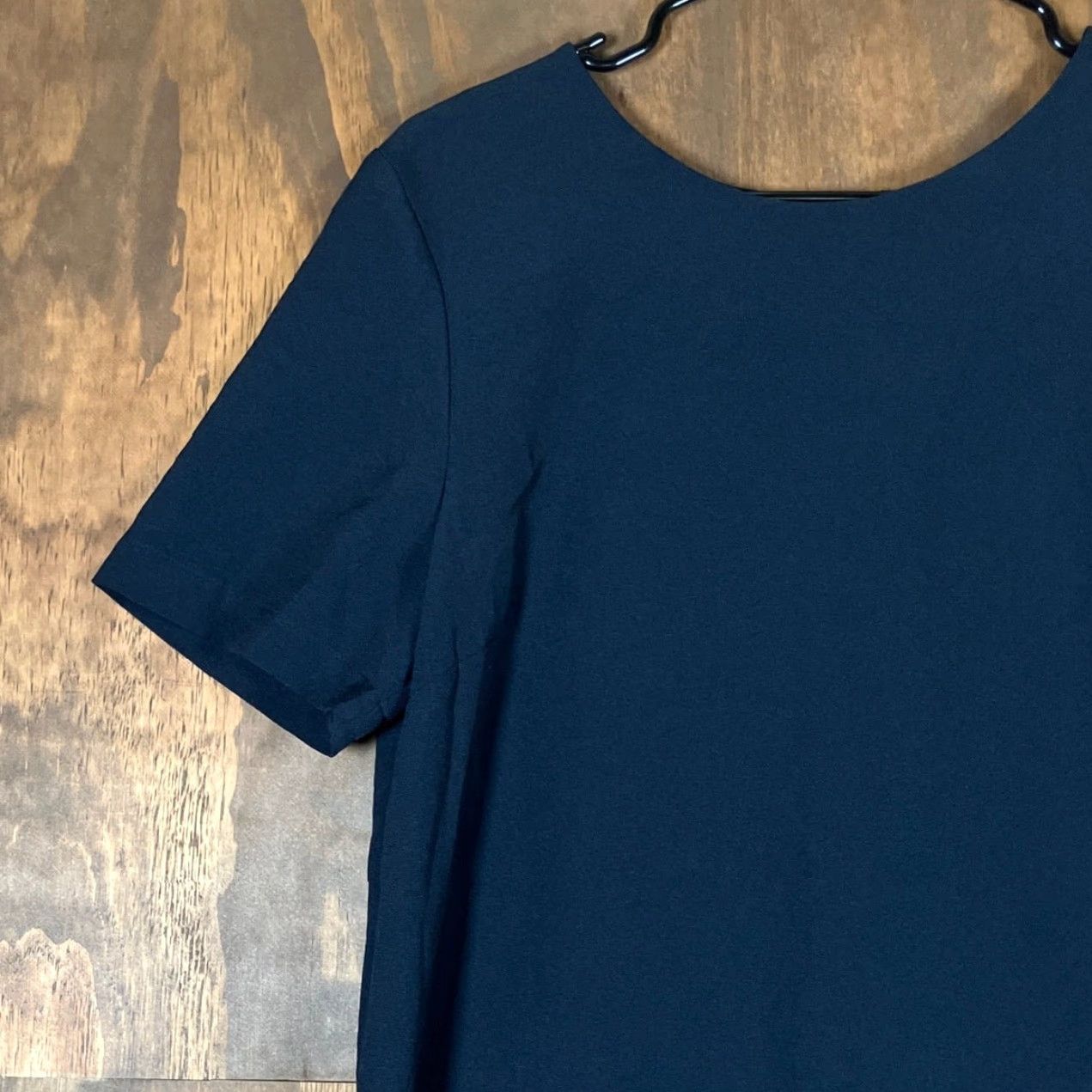 Banana Republic VINTAGE Banana Republic Womens Blouse Navy Short Sleeve Open Pleated Back Stretch M Size M / US 6-8 / IT 42-44 - 4 Thumbnail