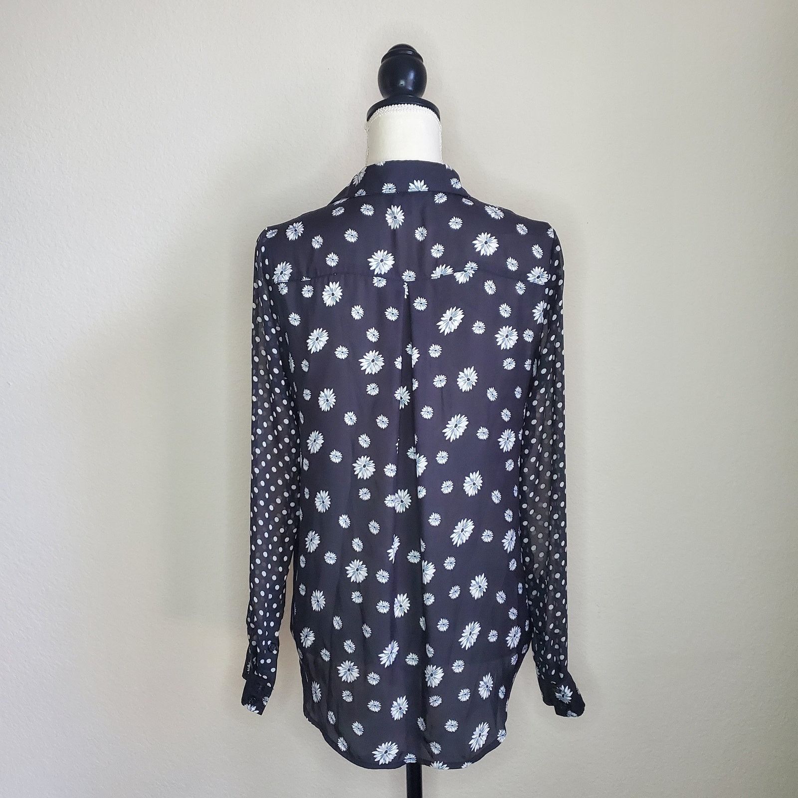 BB Dakota BB Dakota Daisy Button Down Blouse Small Size S / US 4 / IT 40 - 3 Thumbnail
