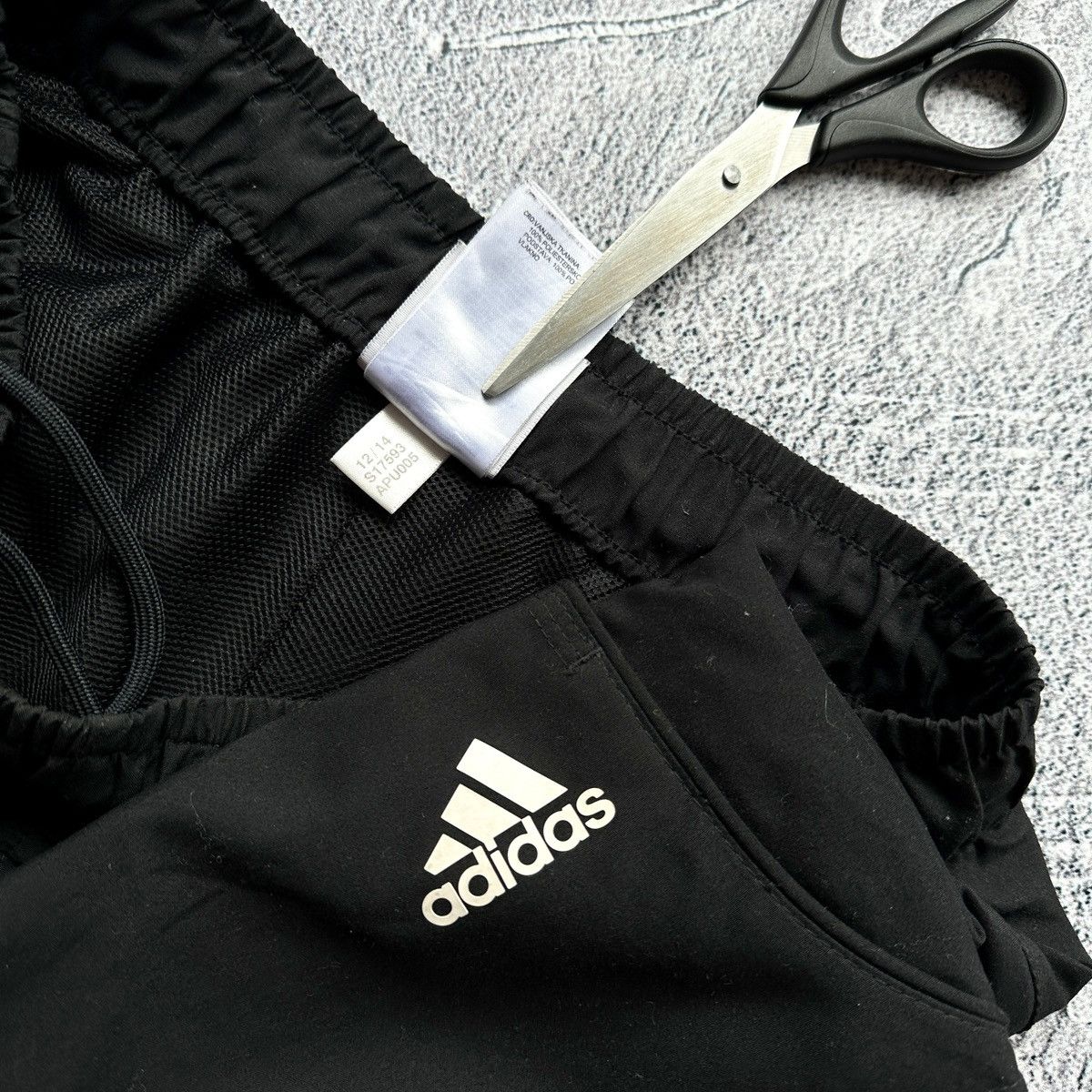 Adidas Vintage Men’s Shorts Adidas Black Size: S Size US 30 / EU 46 - 5 Thumbnail