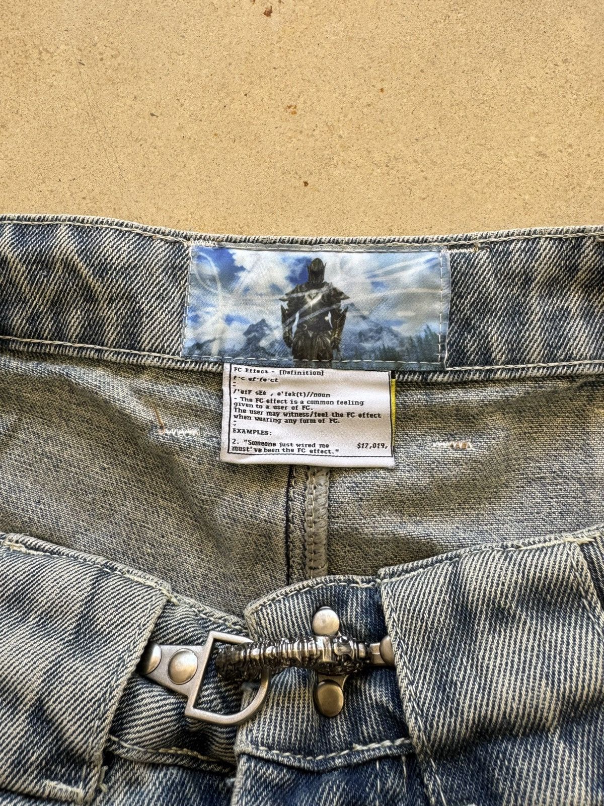 Other crazy light wash denim Size US 32 / EU 48 - 3 Thumbnail