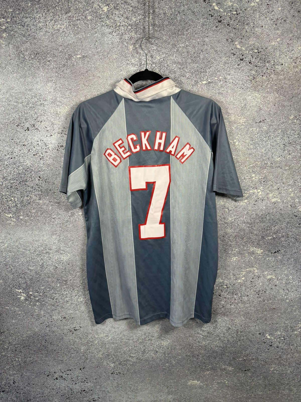 Vintage BECKHAM 90’s England National Team 1996 Umbro Jersey large Size US L / EU 52-54 / 3 - 2 Thumbnail