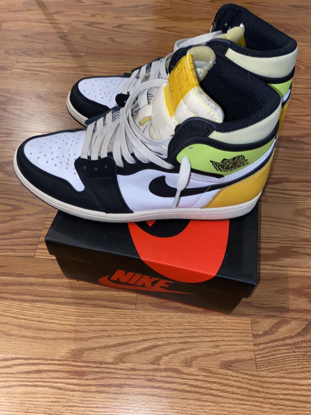Jordan Brand Jordan 1 high volt Size US 9.5 / EU 42-43 - 5 Thumbnail