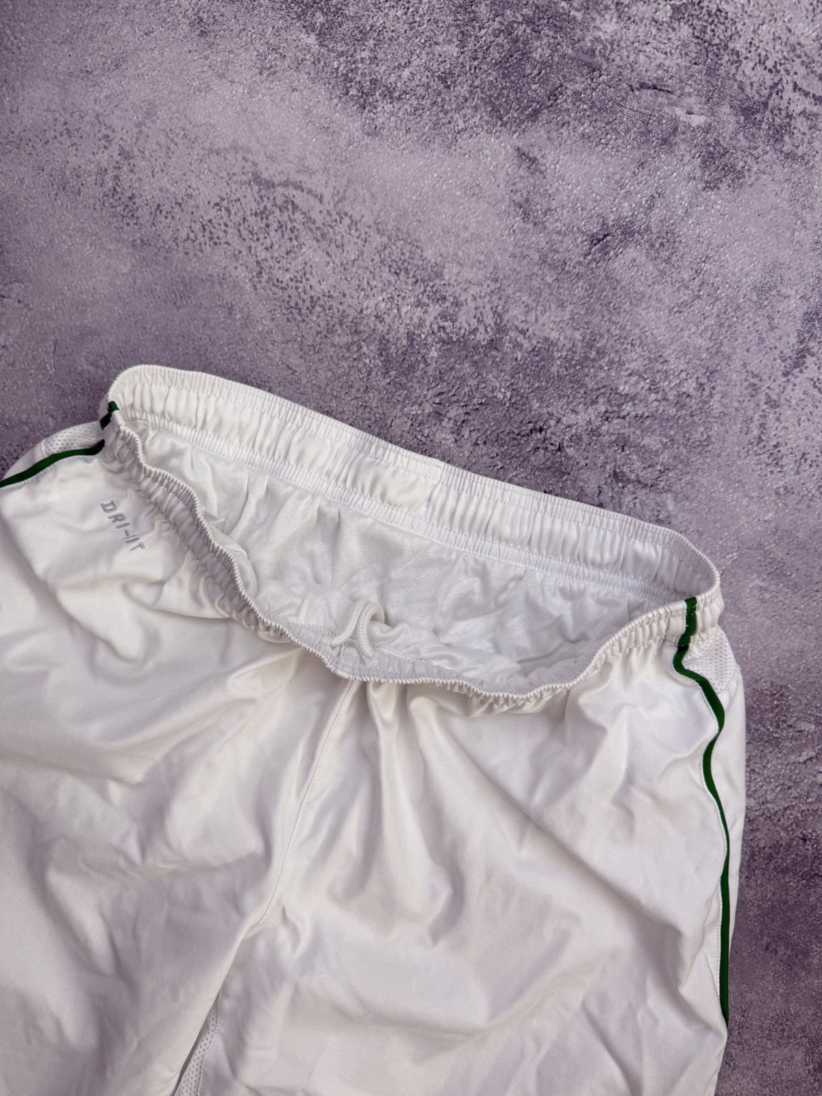 Nike Vintage Y2K Nike Celtic White Soccer Shorts Size US 32 / EU 48 - 11 Thumbnail