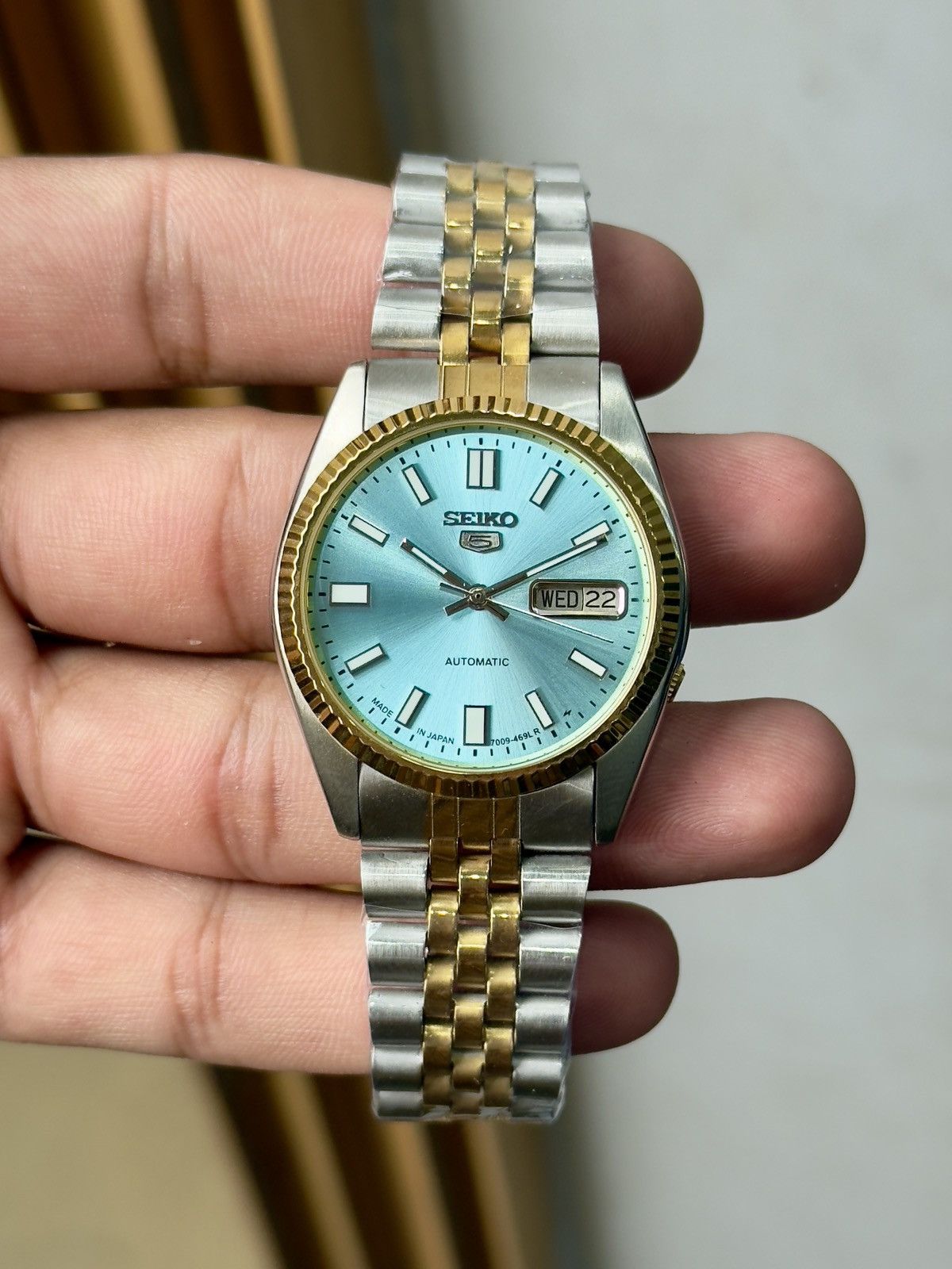 Vintage Seiko SNXJ NOS Automatic 7009 skyblue Dial Men’s Wrist Watch Size 36 - 1 Thumbnail