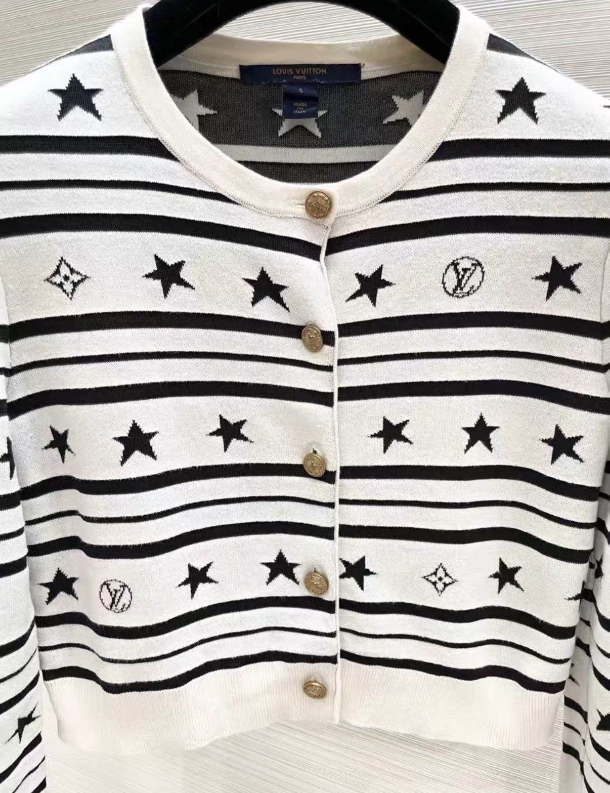 Louis Vuitton LV Stylish White Star Pattern Knit Cardigan J33 Size S / US 4 / IT 40 - 4 Thumbnail