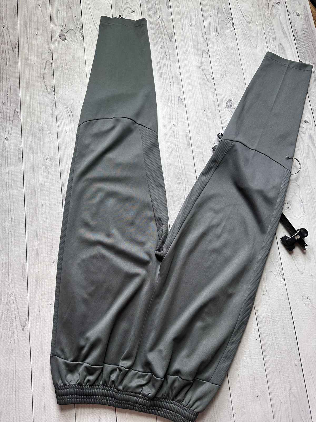 Vintage Vintage puma Arsenal soccer joggers size M grey Size US 31 - 7 Thumbnail