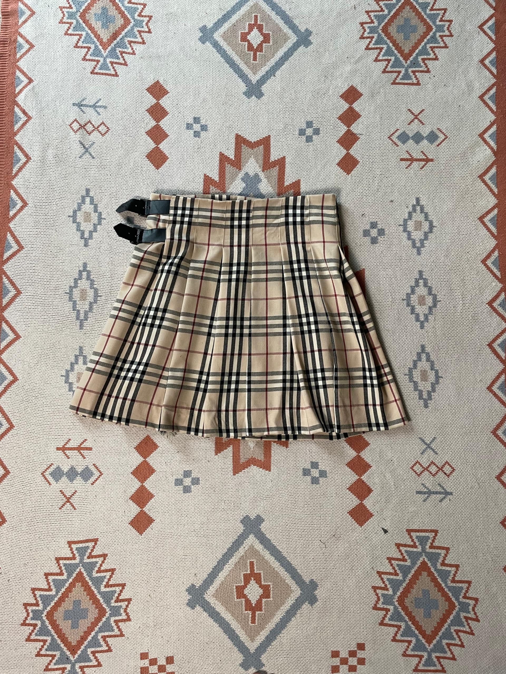 Burberry × Designer Burberry Nova Check Mini Skirt Size 30" / US 8 / IT 44 - 2 Thumbnail