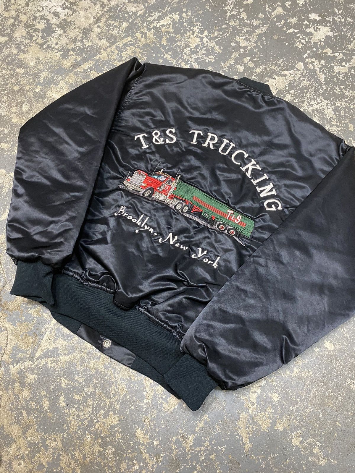 Vintage Vintage Golden Stitches T&S Trucking Brooklyn NY Satin Jacket Size US S / EU 44-46 / 1 - 9 Thumbnail