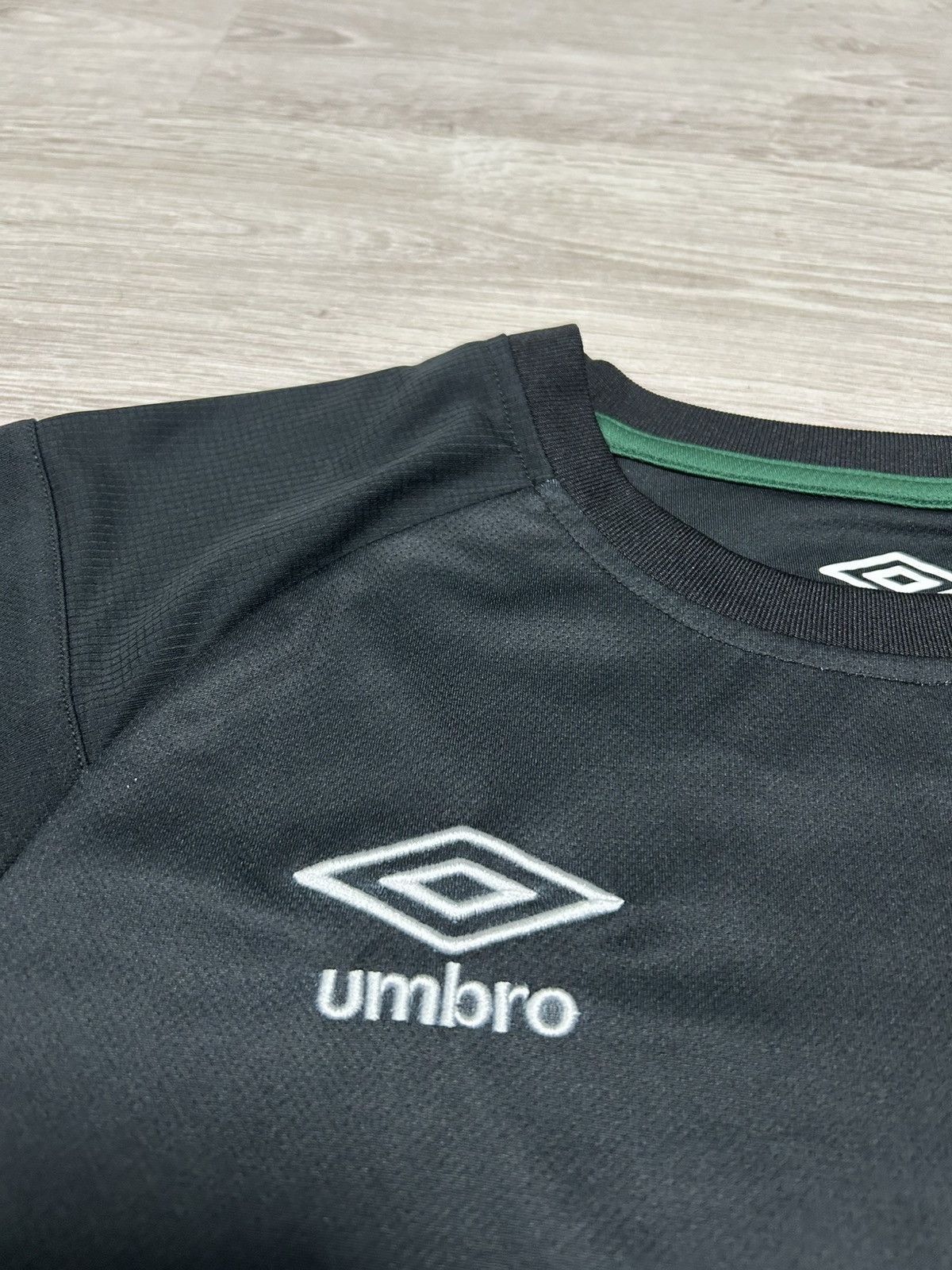 Umbro Umbro Jersey National Team Jamaica Training shirt size M Size US M / EU 48-50 / 2 - 7 Thumbnail