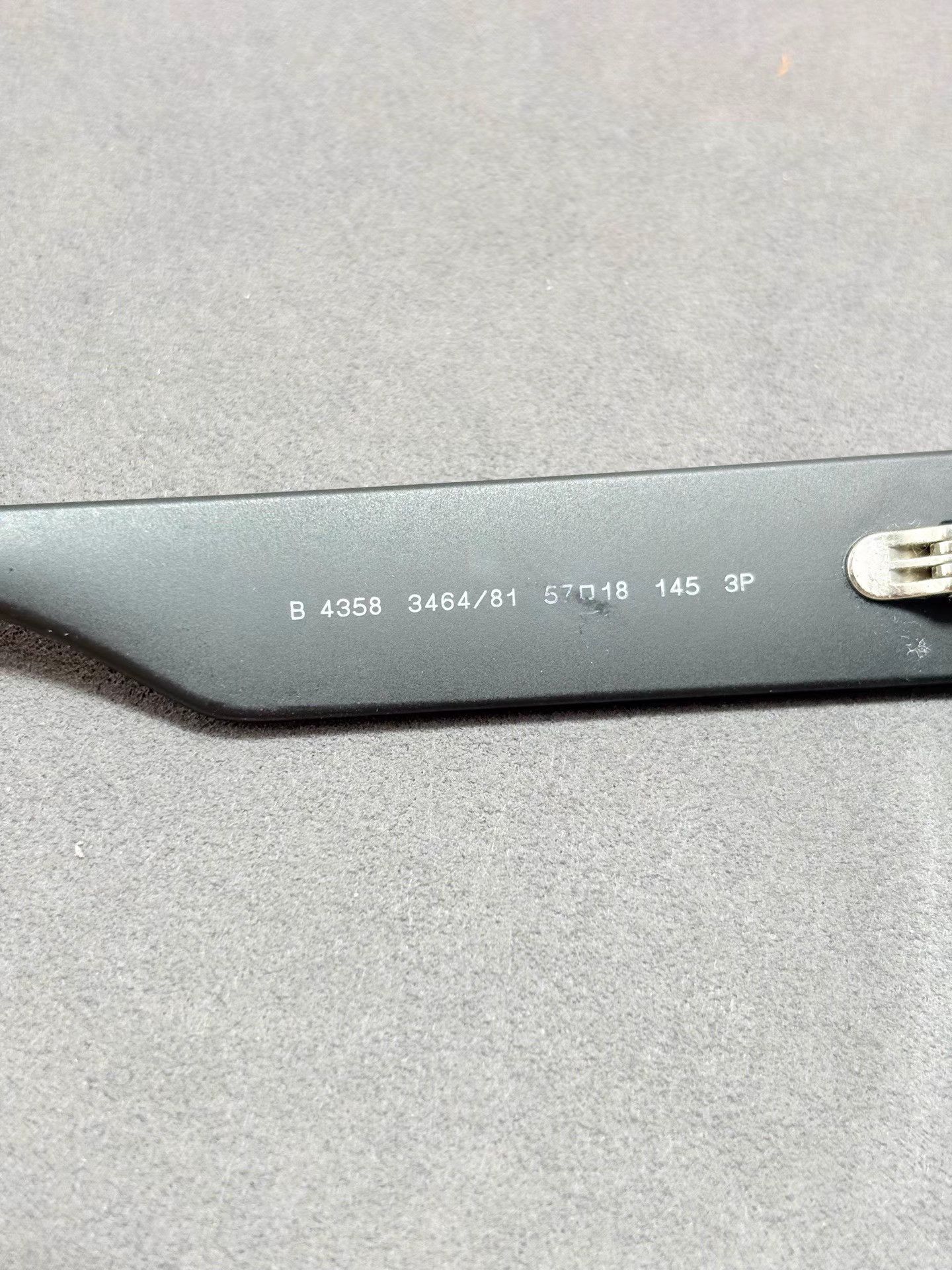 Burberry BURBERRY Letter Logo Sunglasses K1 Size ONE SIZE - 5 Thumbnail
