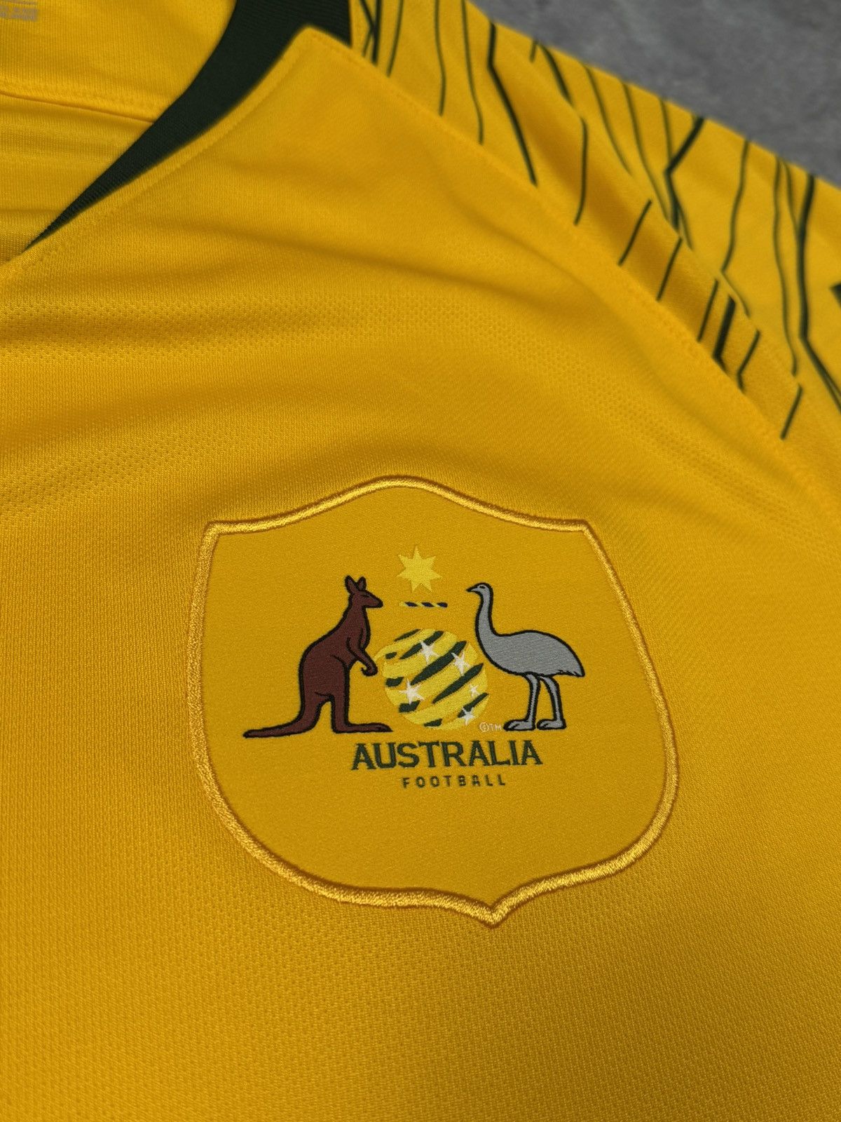 Nike Australia 2018-2019 Nike Football Jersey Size US XL / EU 56 / 4 - 3 Thumbnail