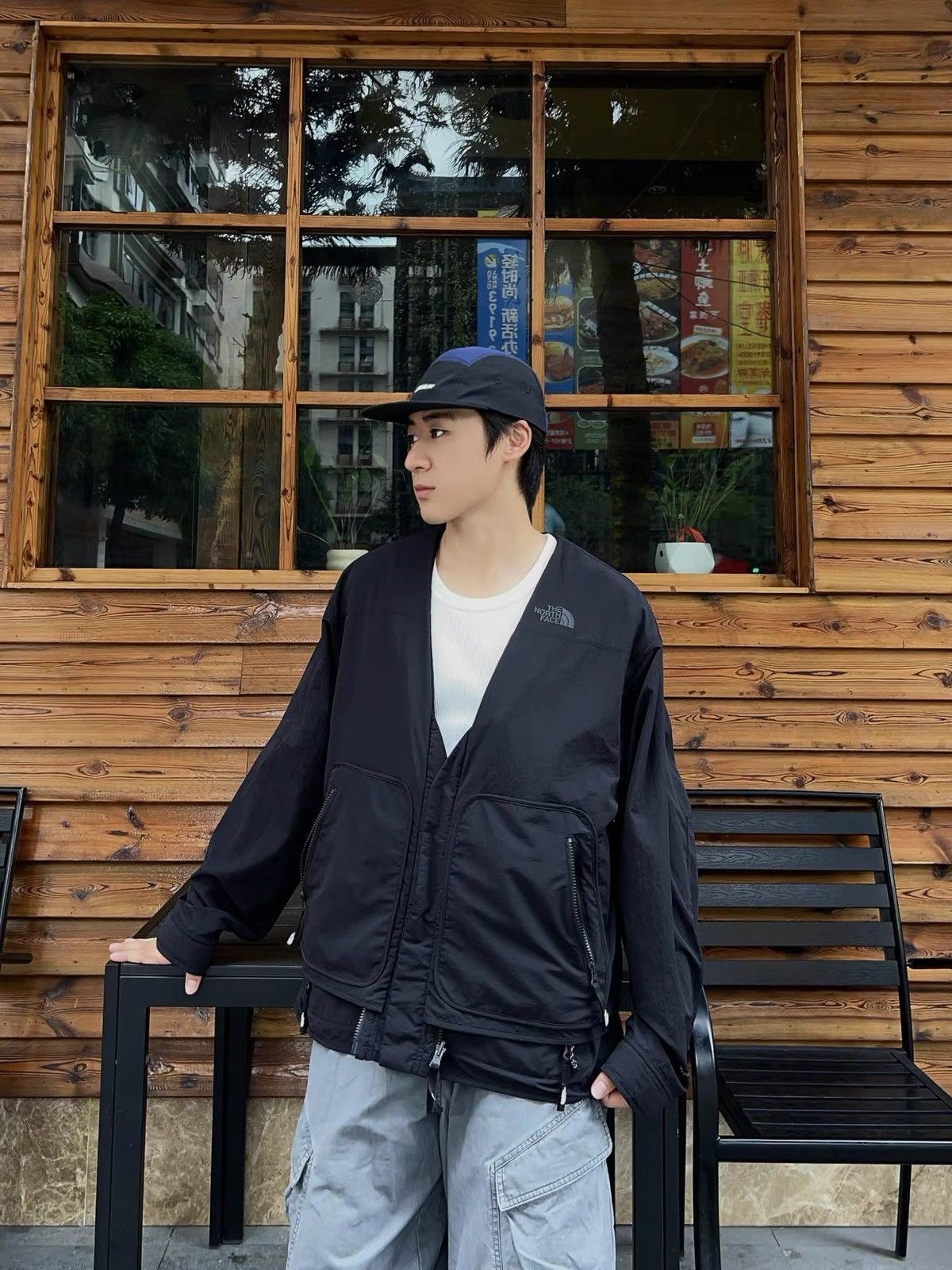 The North Face Urban Exploration REVERSIBLE 4-WAY WIND JACKET Size US M / EU 48-50 / 2 - 14 Thumbnail