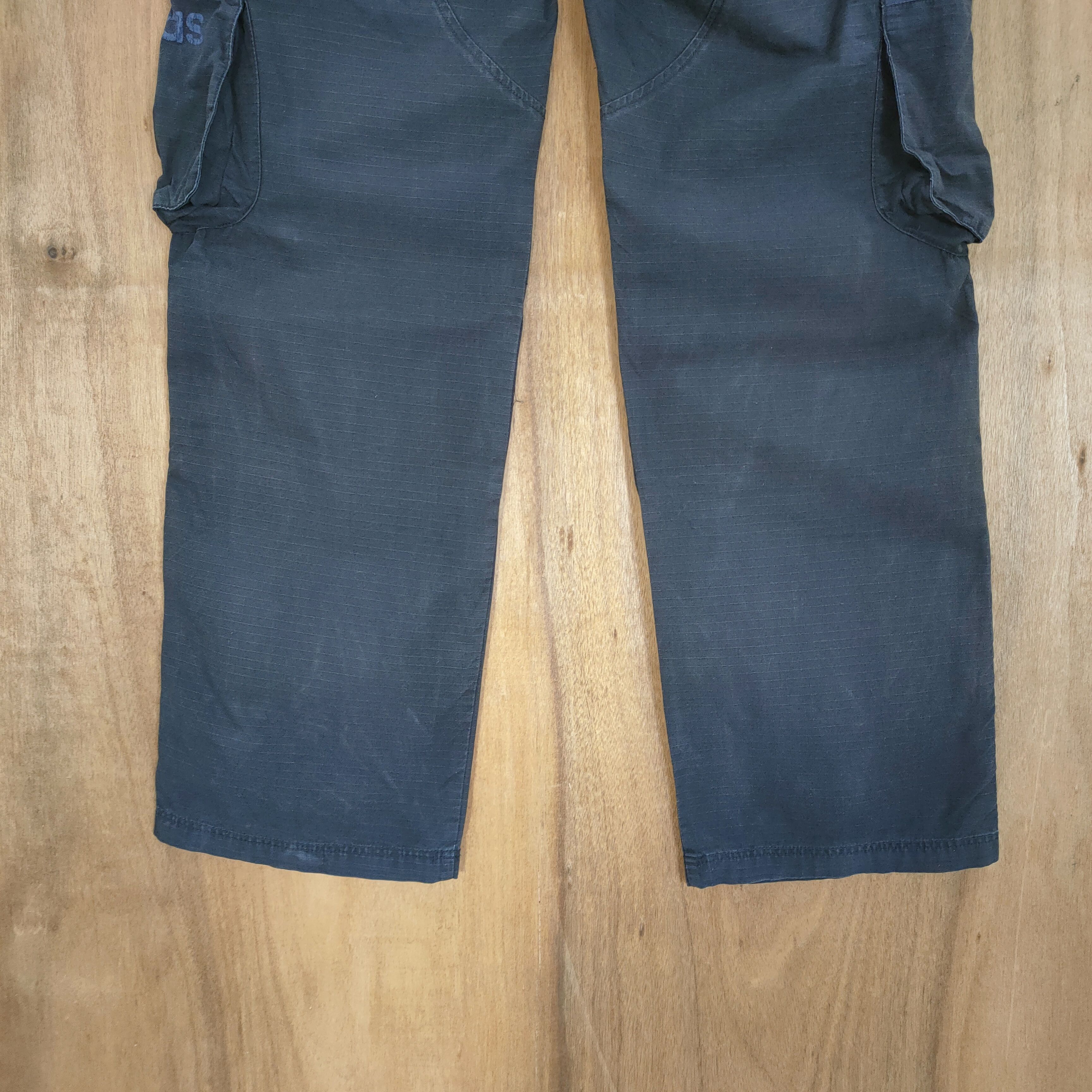 Adidas ADIDAS BLACK CARGO PANTS Size US 34 / EU 50 - 9 Thumbnail