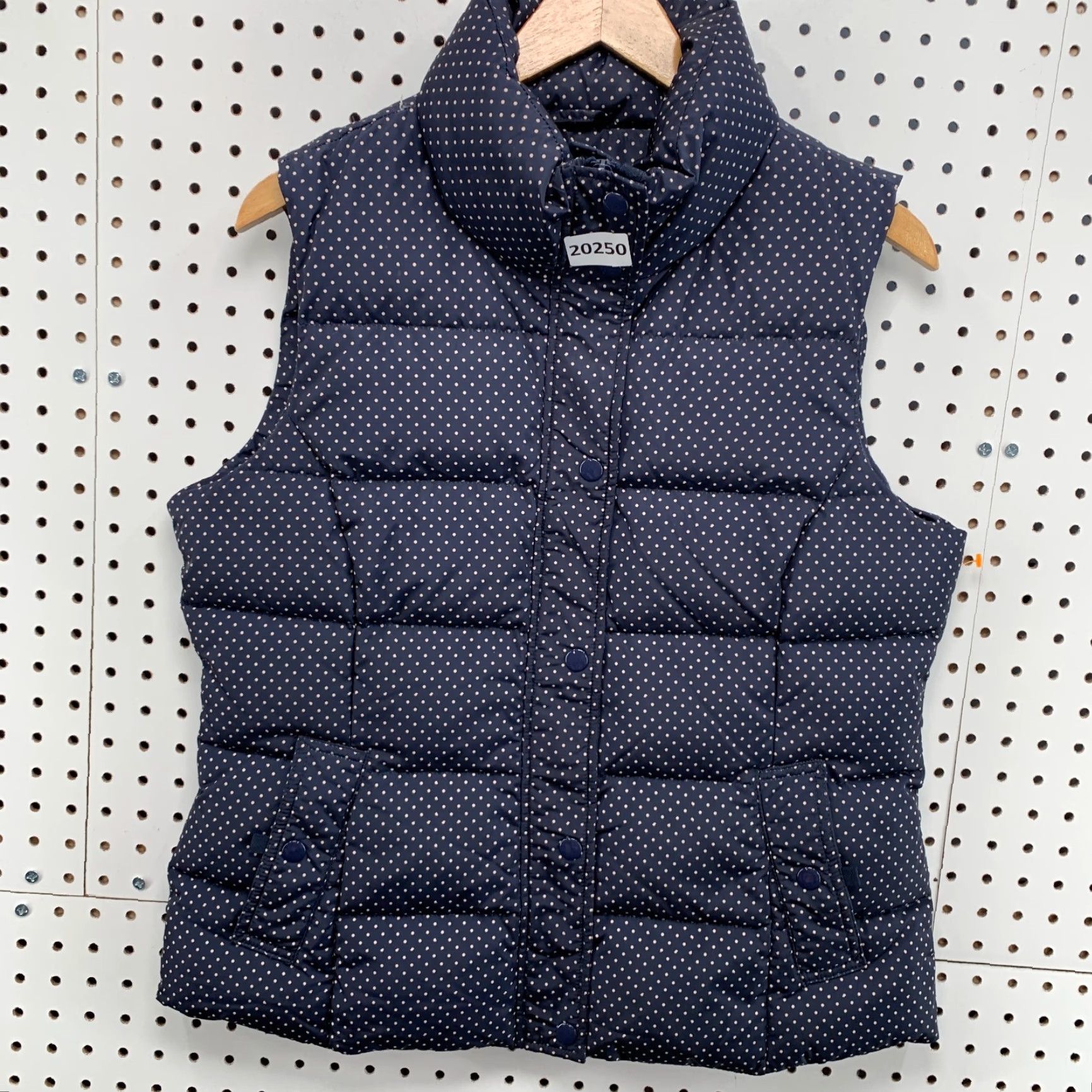Vintage GH Bass Down Vest Womens M Polka Dot Sleeveless Puffer Jacket Medium Blue Vest Womens M Polka Dot Puffer Jacket Down Vest 20.5x25 Size M / US 6-8 / IT 42-44 - 6 Thumbnail