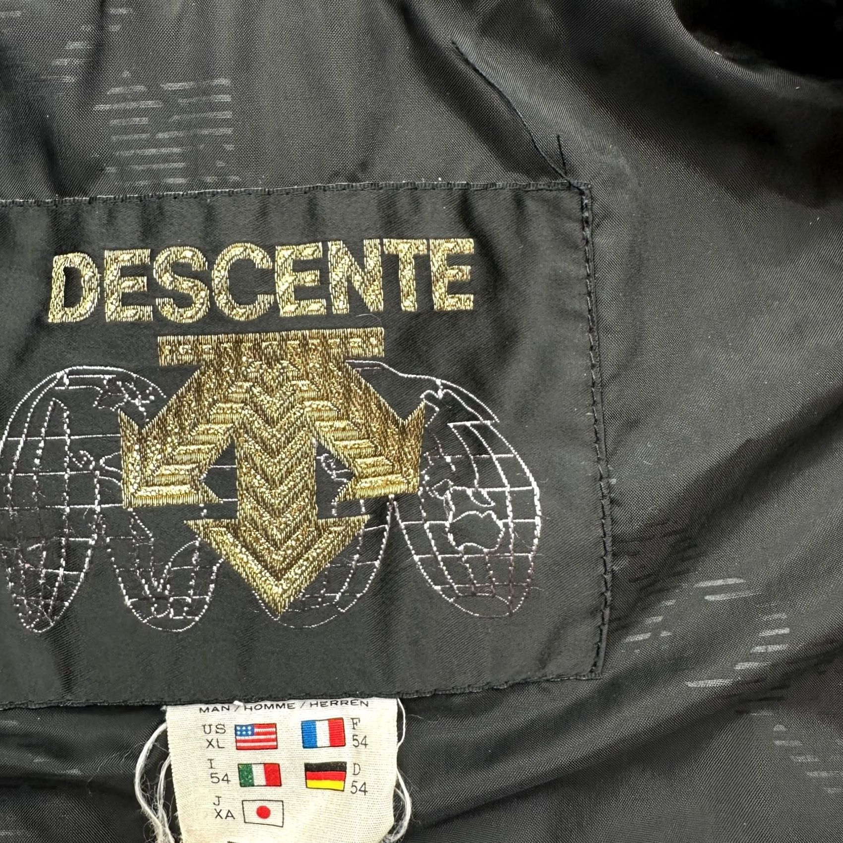 Vintage VINTAGE Descente Vest Full Zip Ski Pockets Navy Blue XL Mens 90s Hong Kong Size US XL / EU 56 / 4 - 3 Thumbnail