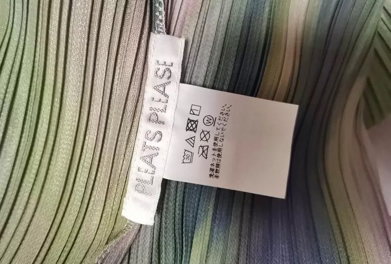 Issey Miyake Issey Miyake size:2 Pink and green pleated long-sleeved dr Size S / US 4 / IT 40 - 5 Thumbnail