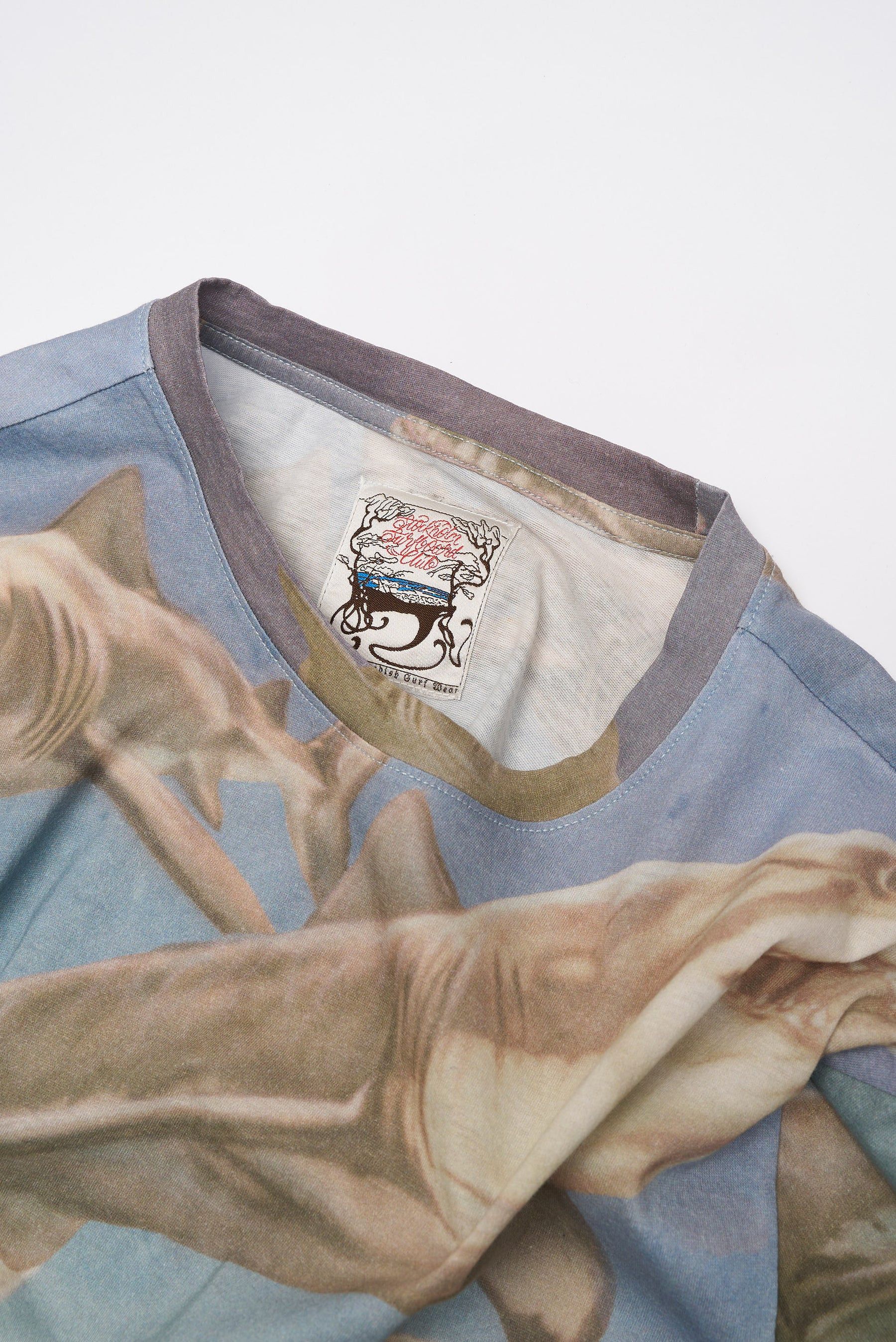 Stockholm Surfboard Club Stockholm Surfboard Club fitted airbrush Shark T Shirt sz M Size US M / EU 48-50 / 2 - 2 Thumbnail