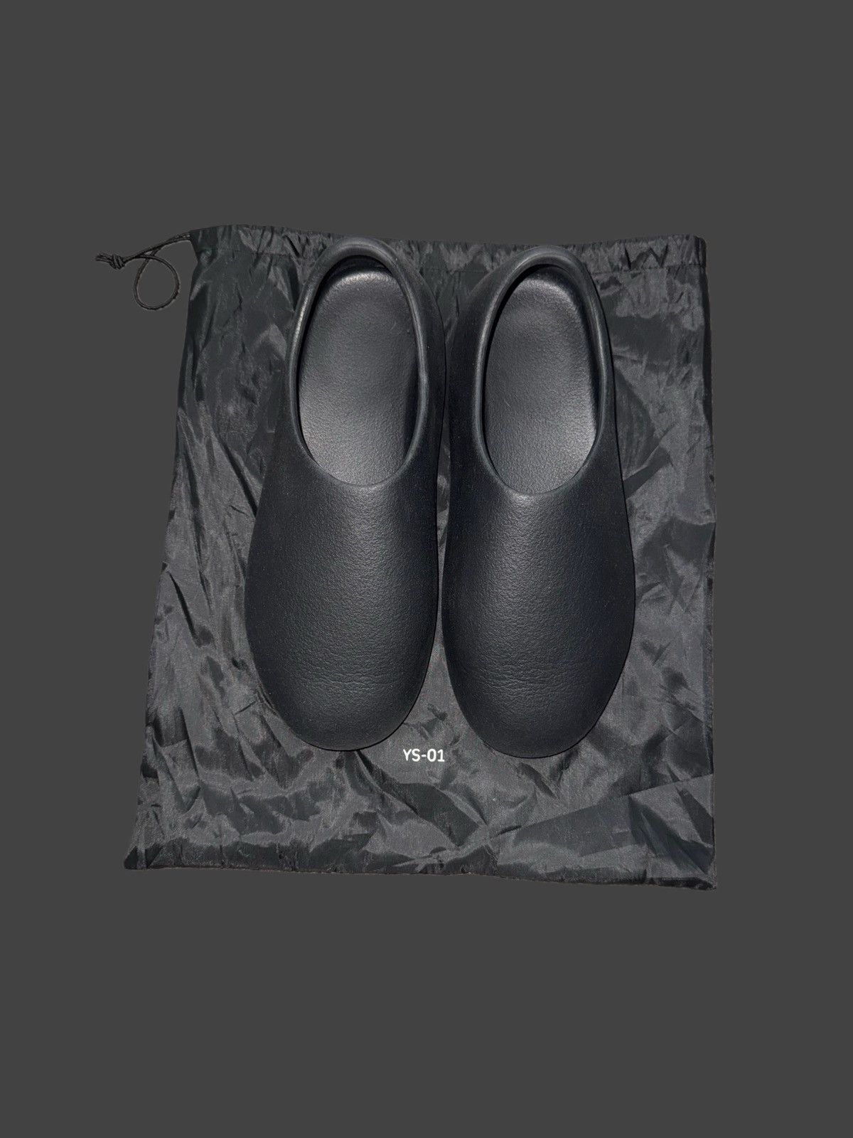 Kanye West YS-01 Yeezy Slides. Size US 9 / EU 42 - 1 Thumbnail