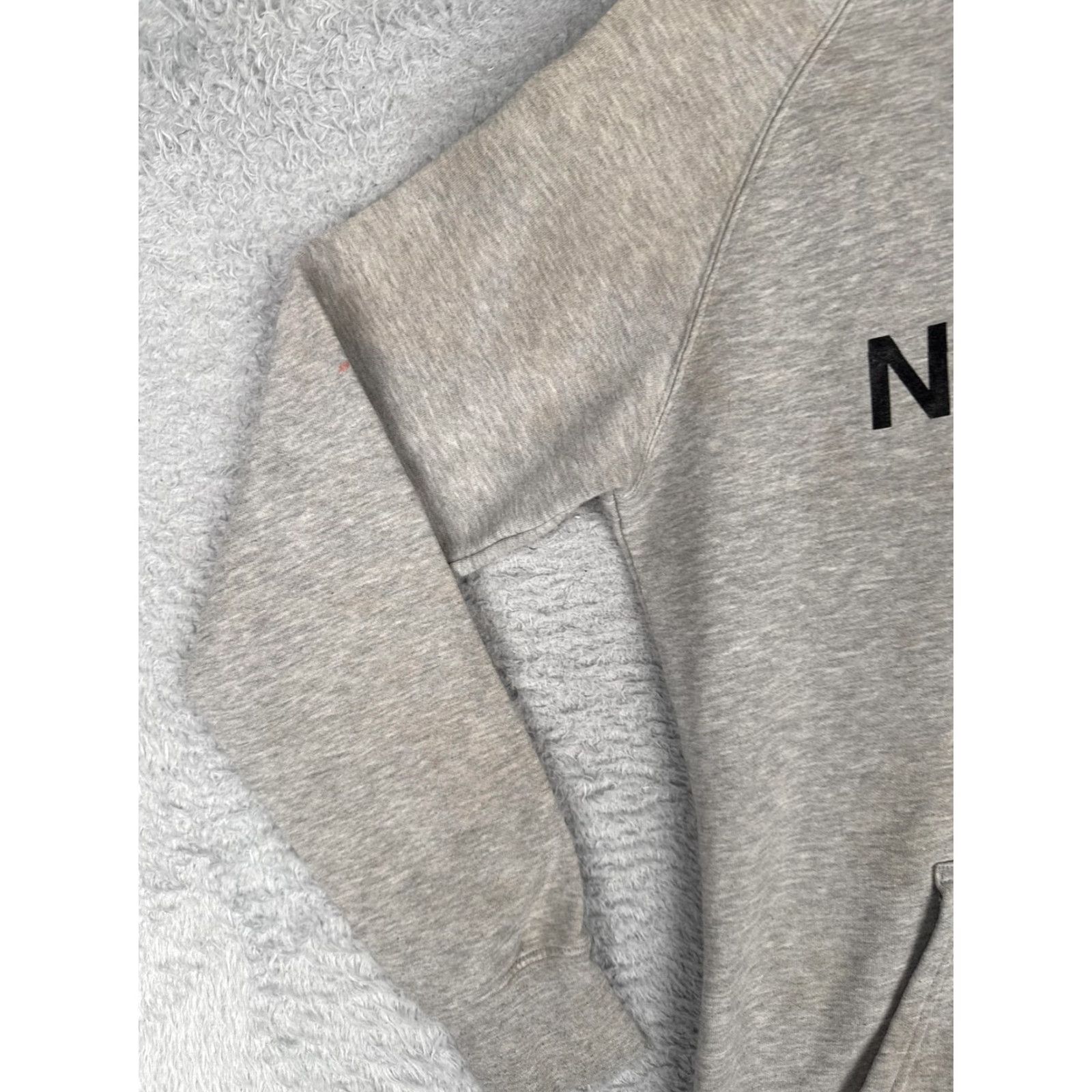 The North Face The North Face Hoodie Womens M Gray Pullover Logo Fleece Sweatshirt STains Size M / US 6-8 / IT 42-44 - 3 Thumbnail