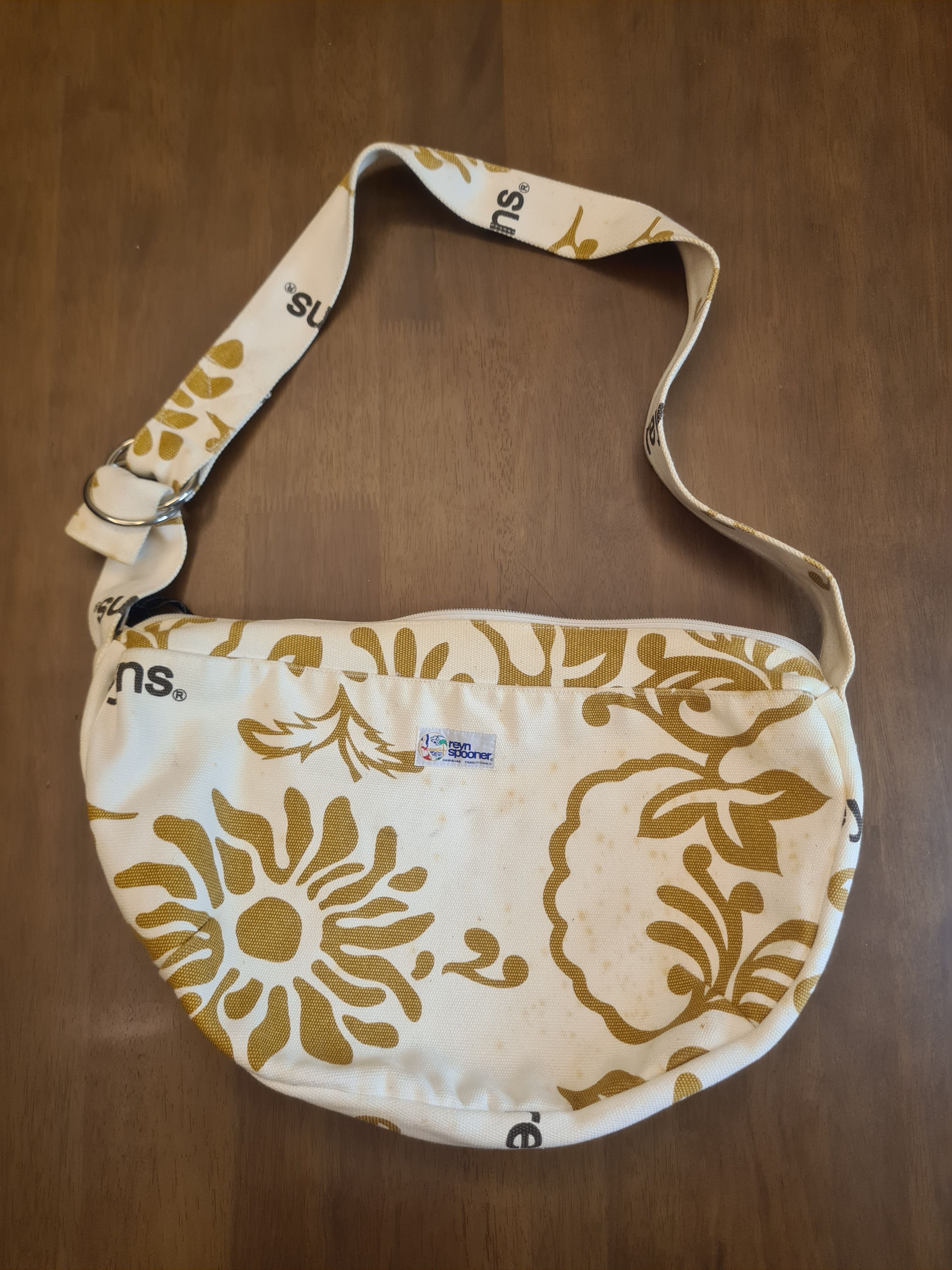 Reyn Spooner Reyn spooner banana newspaper slingbag Size ONE SIZE - 1 Thumbnail