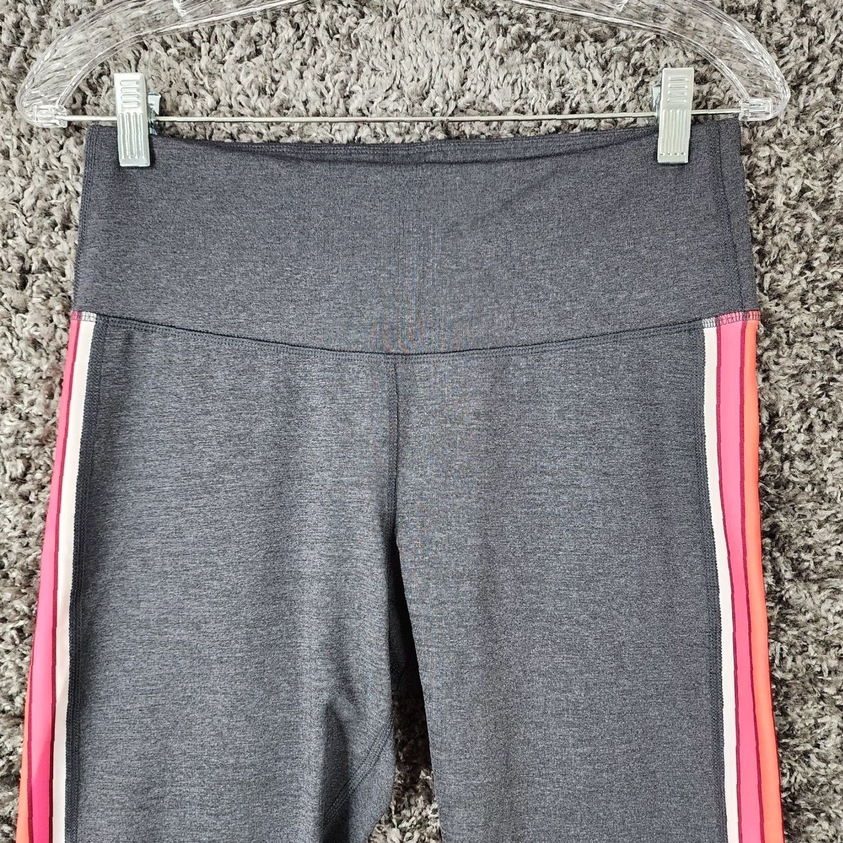 Old Navy VINTAGE? Wait it's not vintage. No. Old Navy Active Women Gray Go Dry Fitted Capri Leggings L Women Capri Go Dry Leggings Size L Gray Size 36" / US 14 / IT 50 - 2 Thumbnail