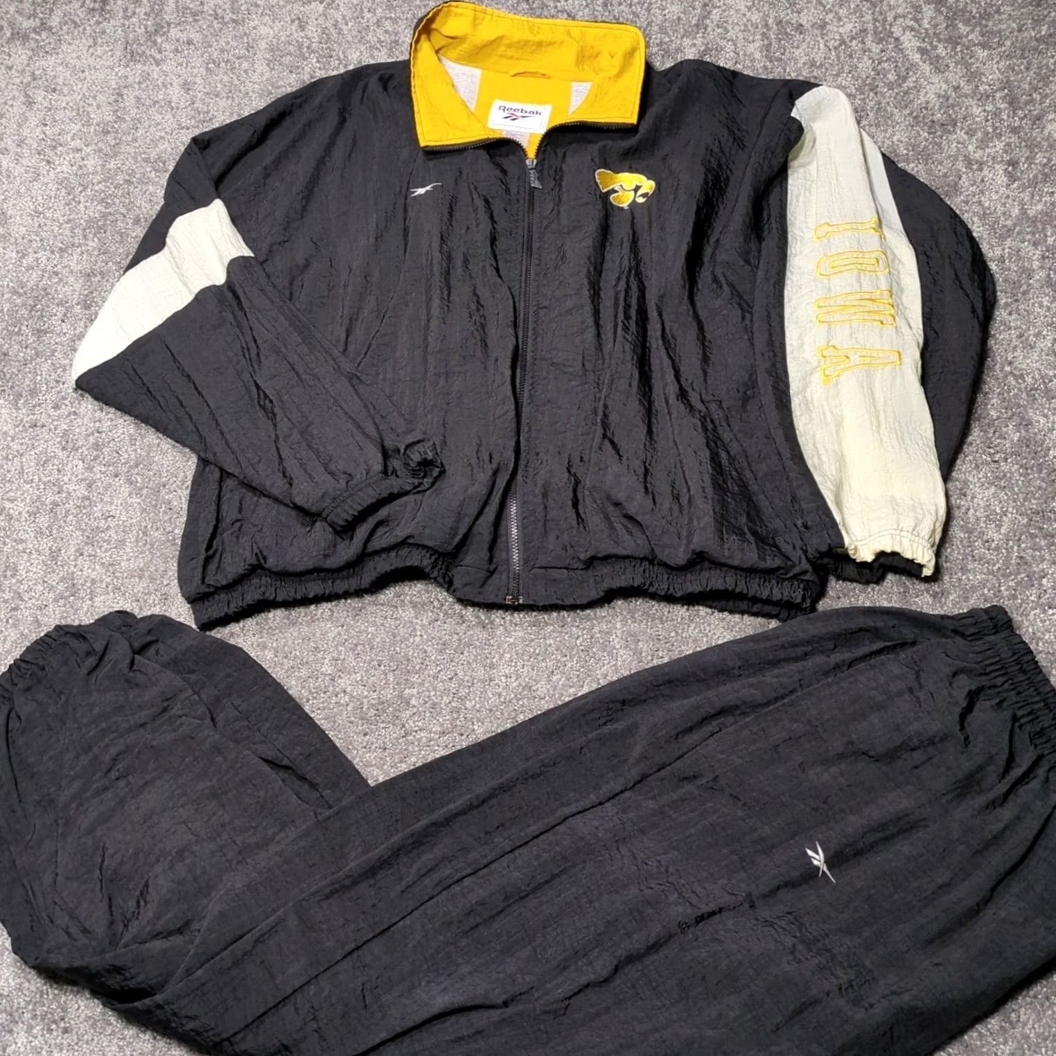 Reebok VINTAGE Reebok Track Suit University Of Iowa Hawkeyes Mens 2XL Black Caitlin Clark Track Jacket, Track Pants Set Size 48R - 2 Thumbnail