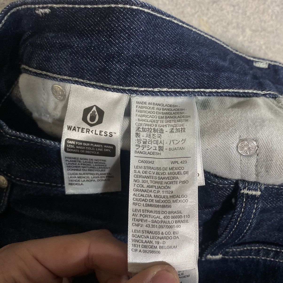 Levi's Vintage Levis Denim Jeans SliverTab Baggy Size US 31 - 14 Thumbnail