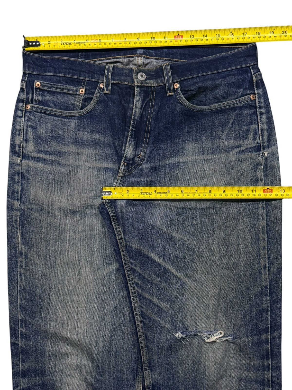 Levi's Vintage Levi’s 514 Denim Jeans | Vintage Straight Fit | W35 Size US 35 - 18 Thumbnail