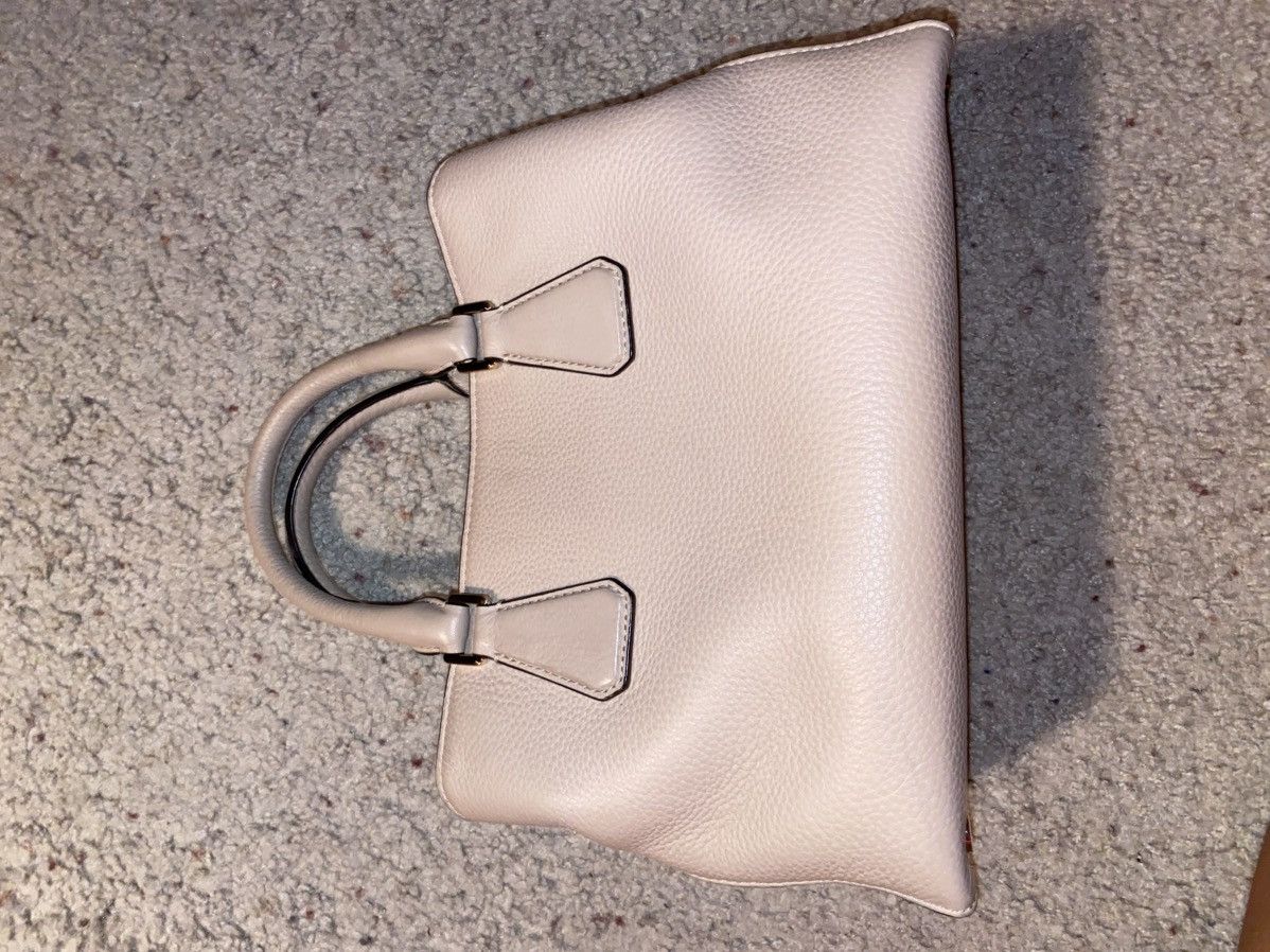 Michael Kors Michael Kors Blush Pink Purse With Gold Hardware Size ONE SIZE - 3 Thumbnail