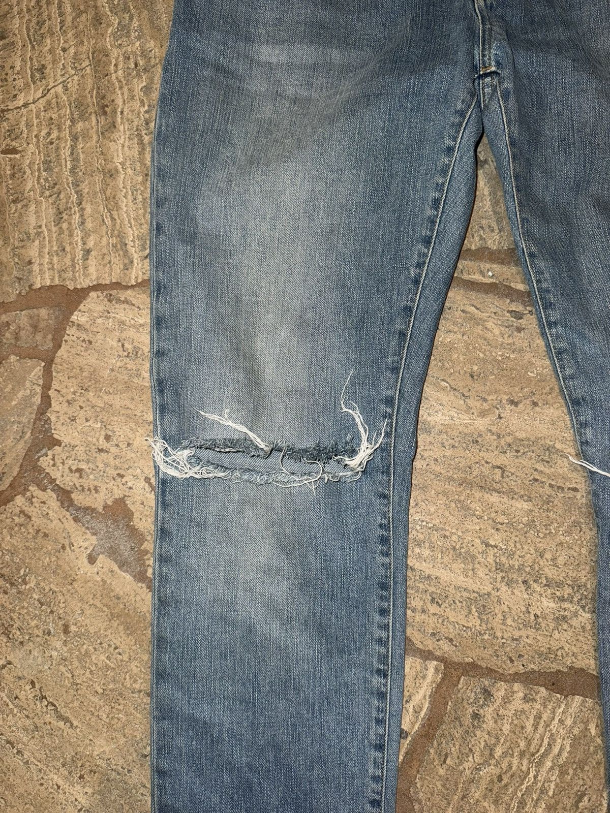 Saint Laurent Paris Saint Laurent ripped skinny jeans Size US 32 / EU 48 - 2 Thumbnail
