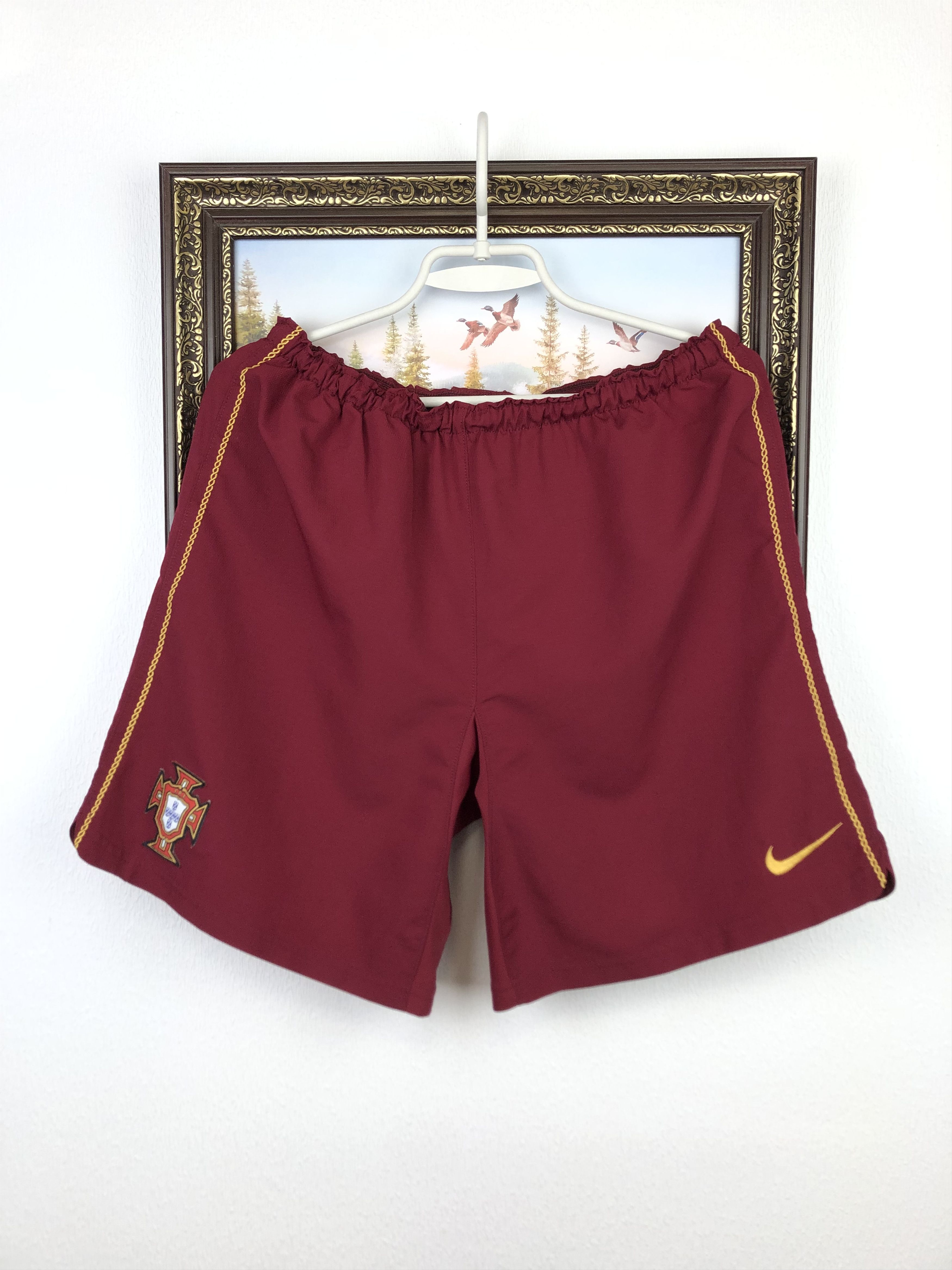 Nike Vintage Nike Portugal Football Shorts Soccer Mens National S Size US 30 / EU 46 - 1 Thumbnail