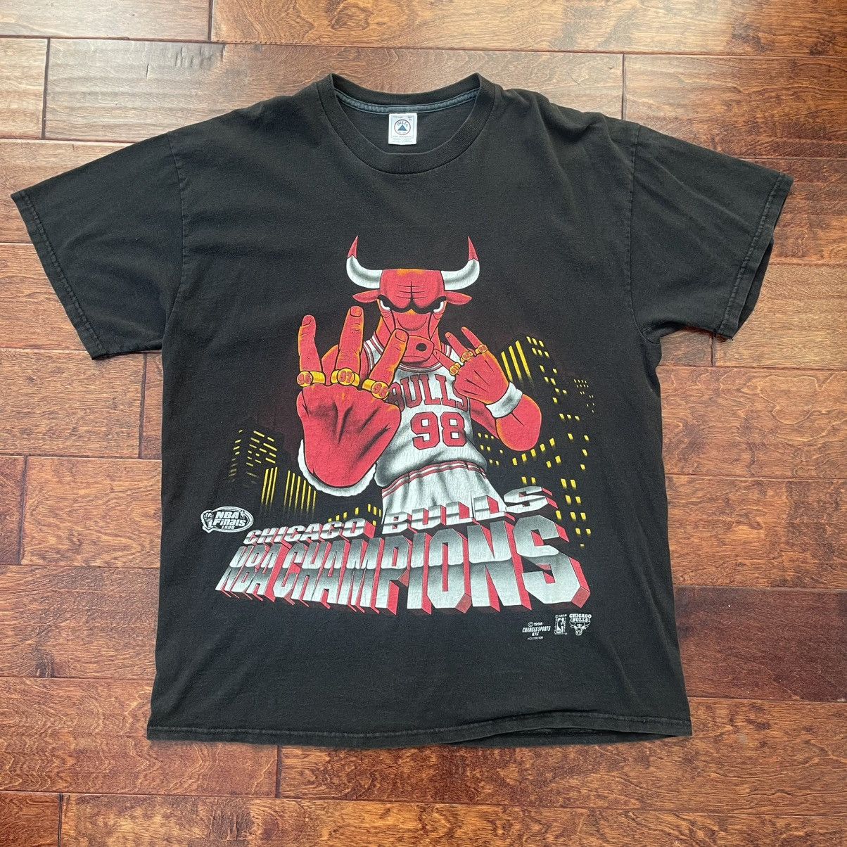 Delta × NBA × Vintage 1998 Bulls Championship Tee Size US XL / EU 56 / 4 - 1 Thumbnail