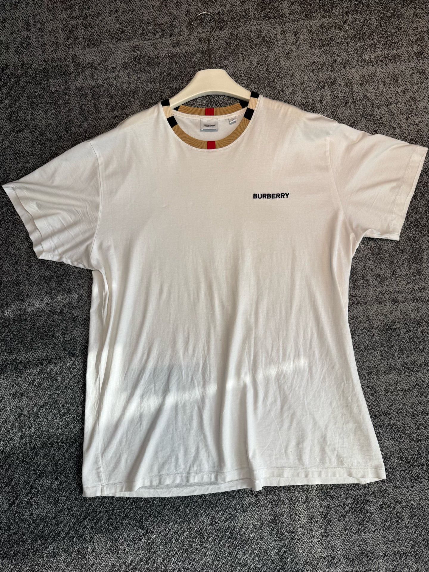 Burberry Short Sleeve T-Shirt XL