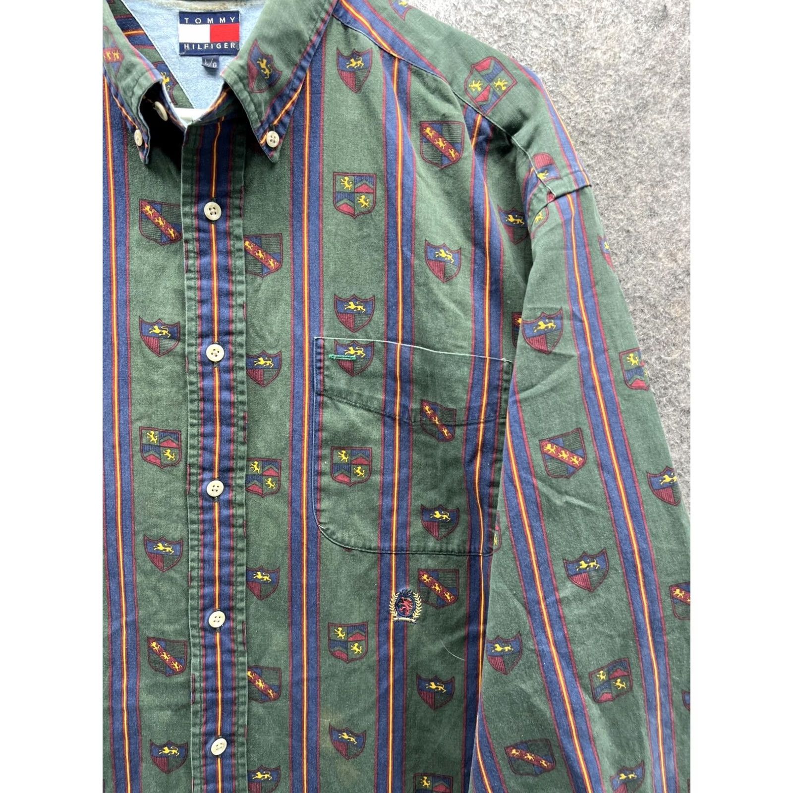 Tommy Hilfiger VINTAGE Tommy Hilfiger Shirt Mens Large Green Stripe Button Front Crest Shirt Size US L / EU 52-54 / 3 - 6 Thumbnail