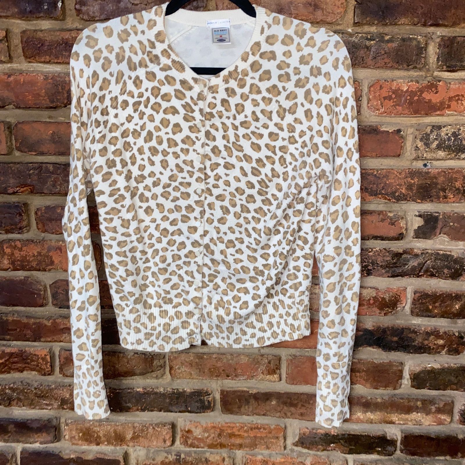 Old Navy Old Navy Cream Leopard Button Down Cardigan Sweater Medium Size M / US 6-8 / IT 42-44 - 1 Thumbnail