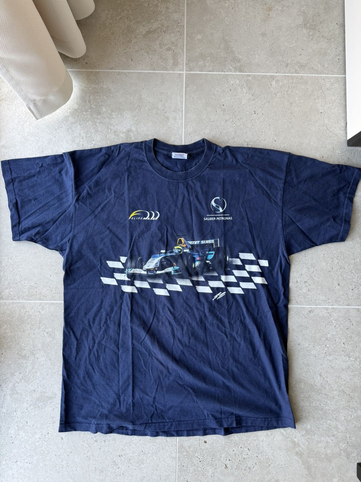 Malcolm McLaren Vintage 90s Sauber Petronas Formula 1 Graphic T-Shirt XL Size US XL / EU 56 / 4 - 1 Thumbnail