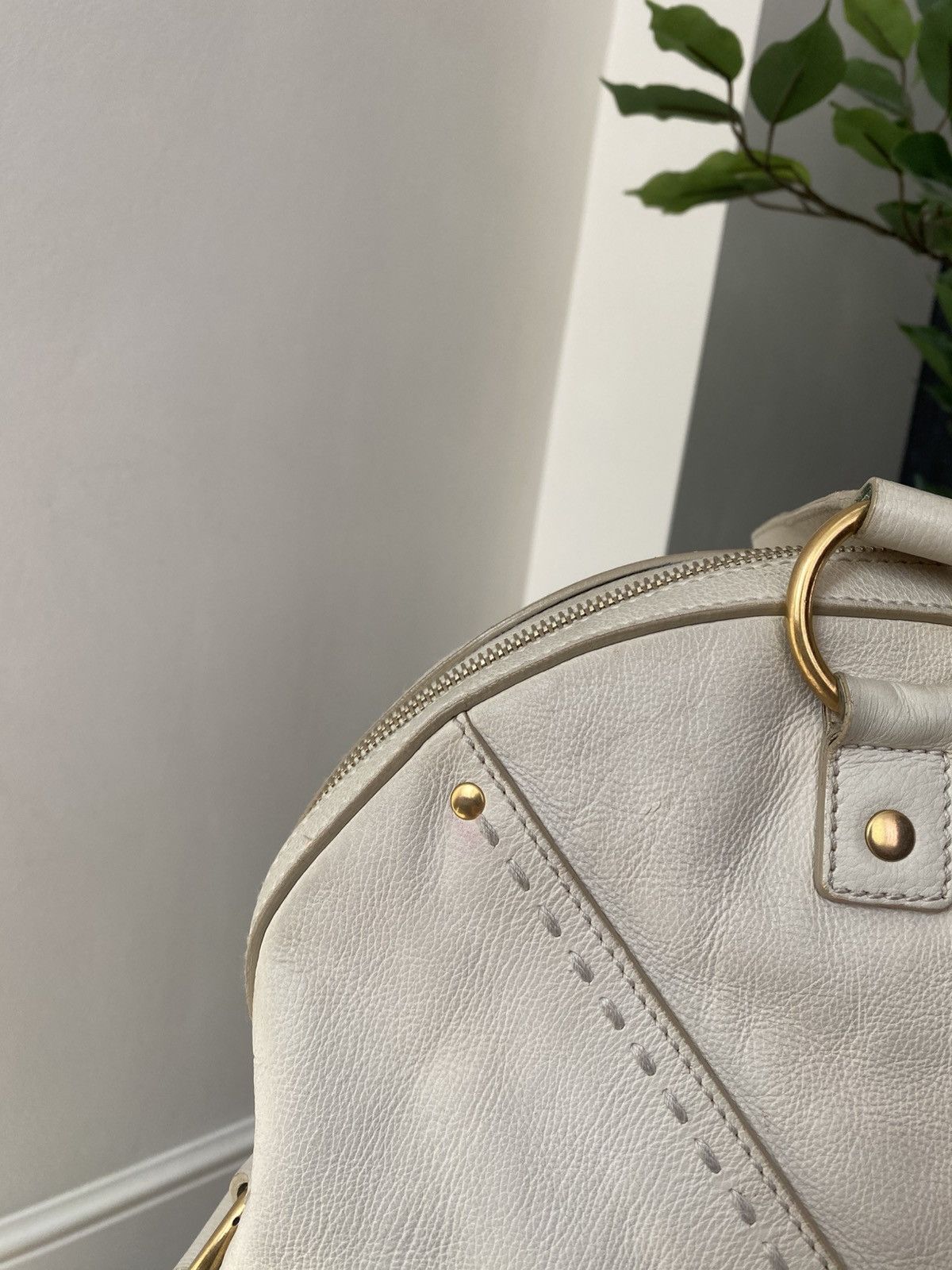 Yves Saint Laurent Vintage Yves Saint Laurent Cream Leather "Large Muse" Bag Size ONE SIZE - 13 Thumbnail