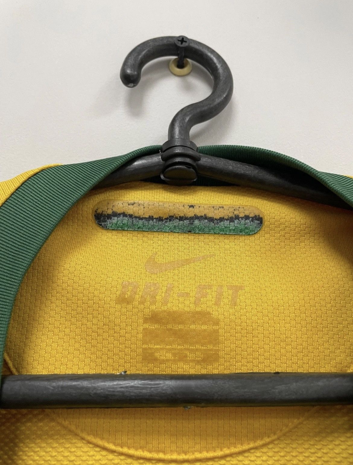 Nike Australia 2010/2012 Home Football Shirt Soccer Jersey Nike Size US XXL / EU 58 / 5 - 10 Thumbnail