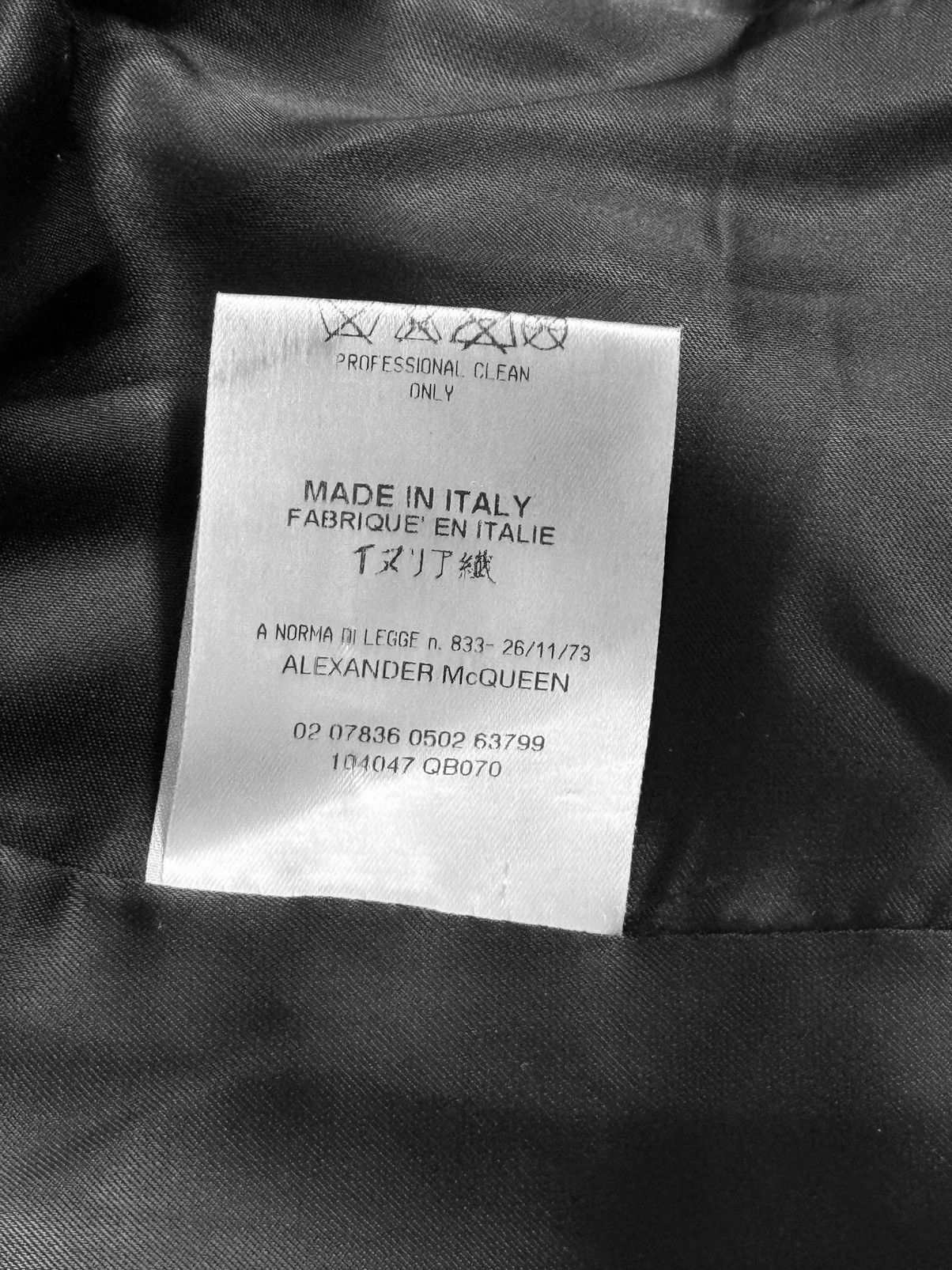 Alexander McQueen Runway AW 2002 Supercalifragilistic Alexander McQueen jacket Size M / US 6-8 / IT 42-44 - 9 Thumbnail