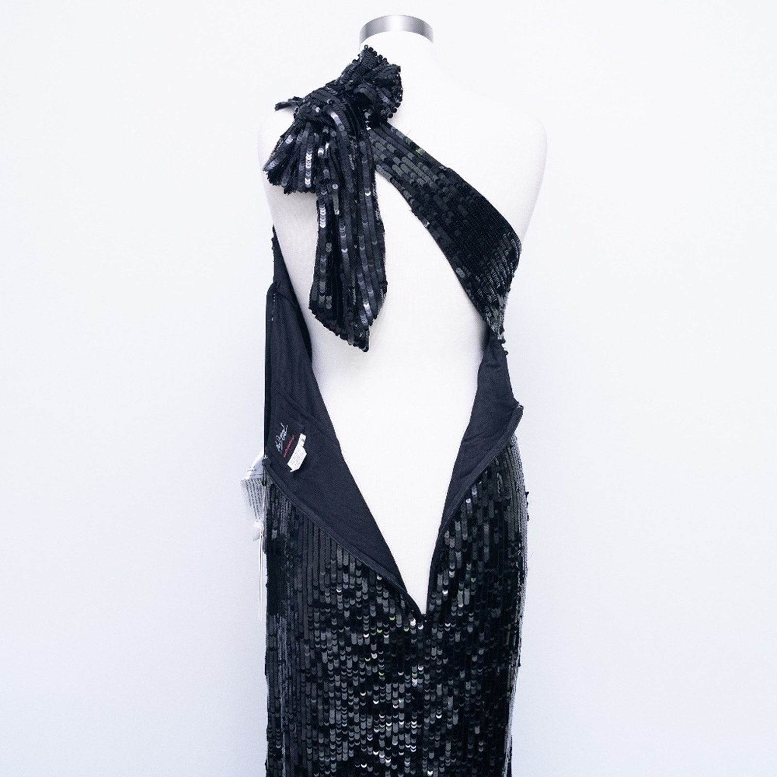 Designer Mac Duggal. Sequined One Shoulder Back Bow Detail Gown. Size M / US 6-8 / IT 42-44 - 14 Thumbnail