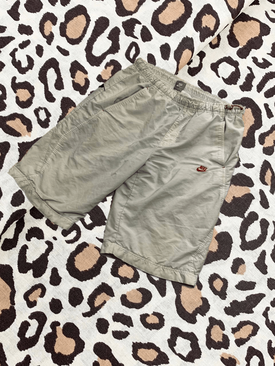 Nike Vintage Nike shorts streetwear swoosh casual y2k Size US 34 / EU 50 - 1 Thumbnail