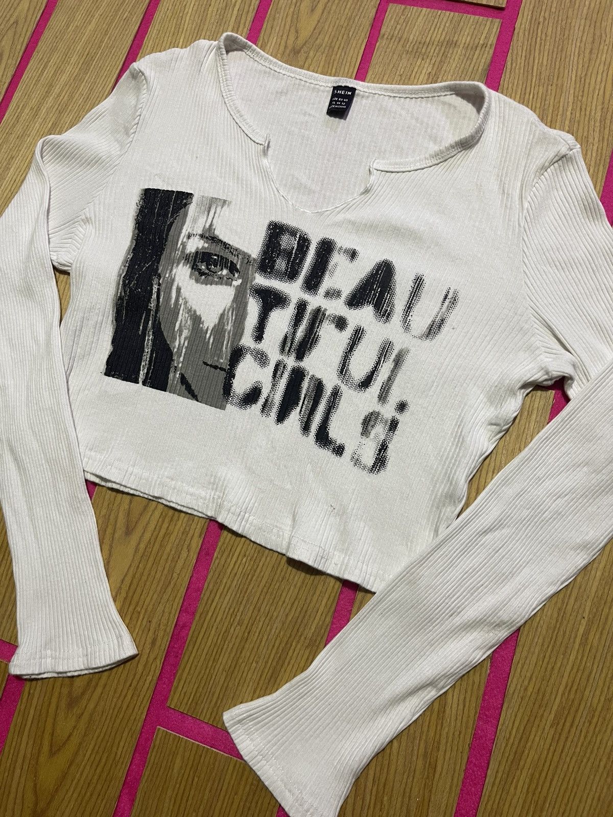 If Six Was Nine Y2K SHEIN crop top woment Size S / US 4 / IT 40 - 2 Thumbnail