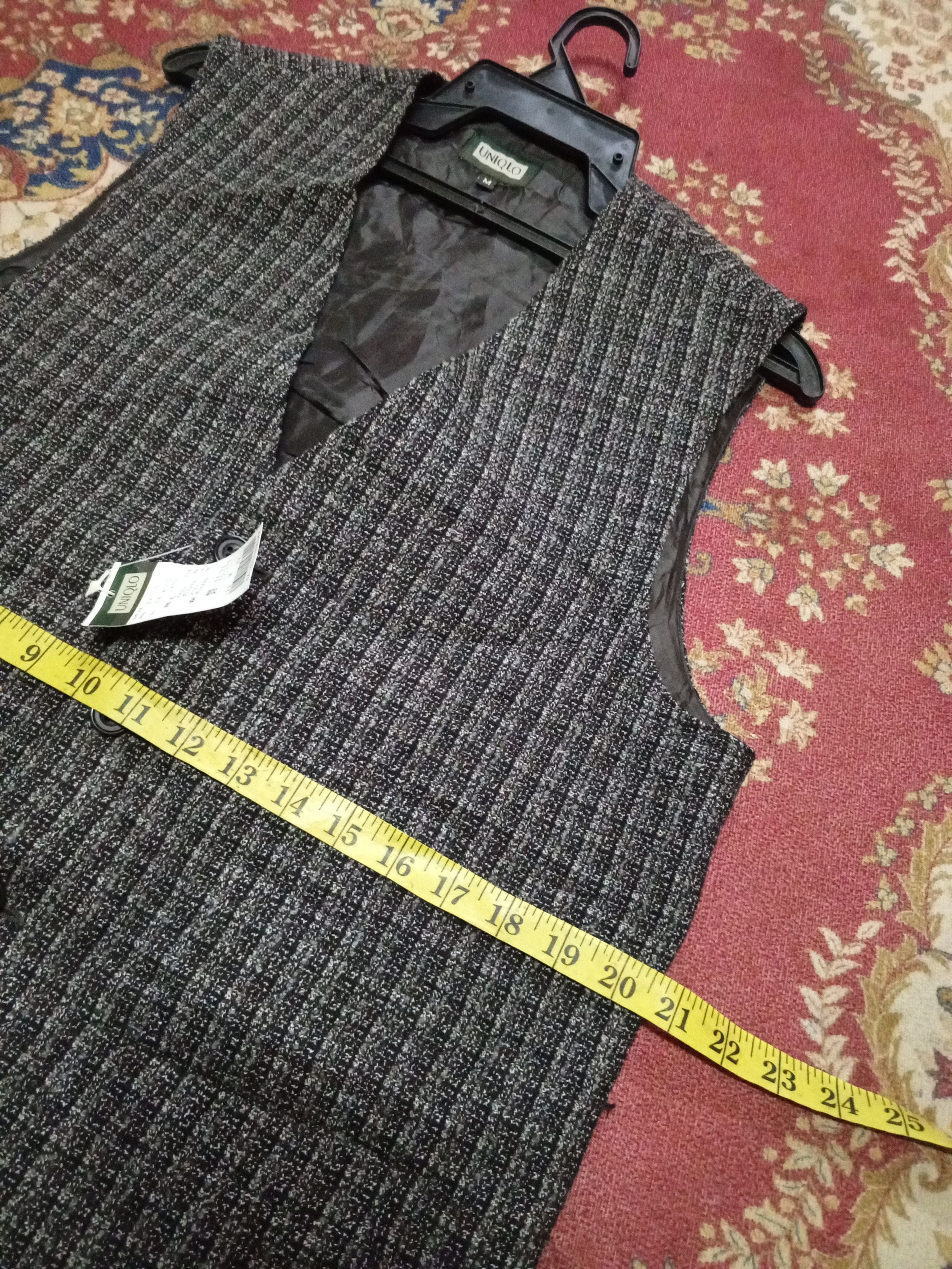 Uniqlo { VINTAGE UNIQLO VEST } Size US M / EU 48-50 / 2 - 10 Thumbnail