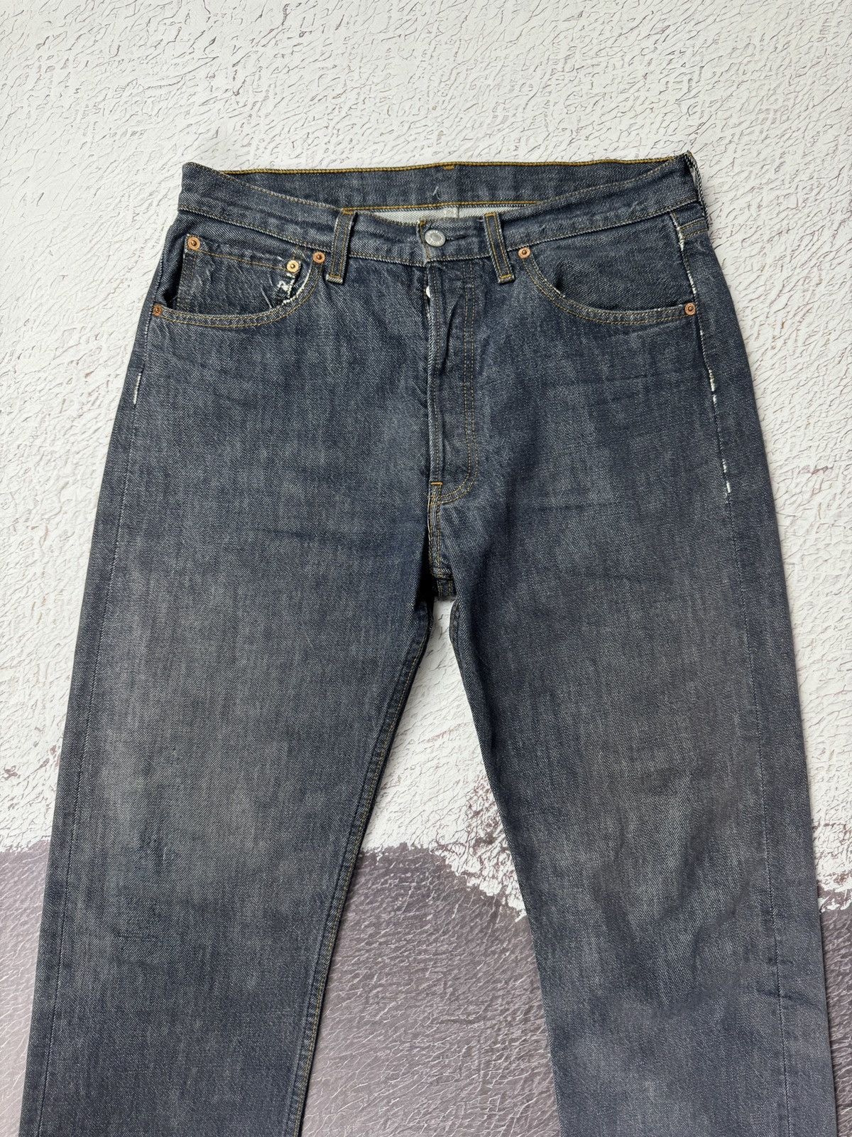 Levi's Levi’s 501 vintage y2k indigo blue faded distressed jeans Size US 33 - 6 Thumbnail