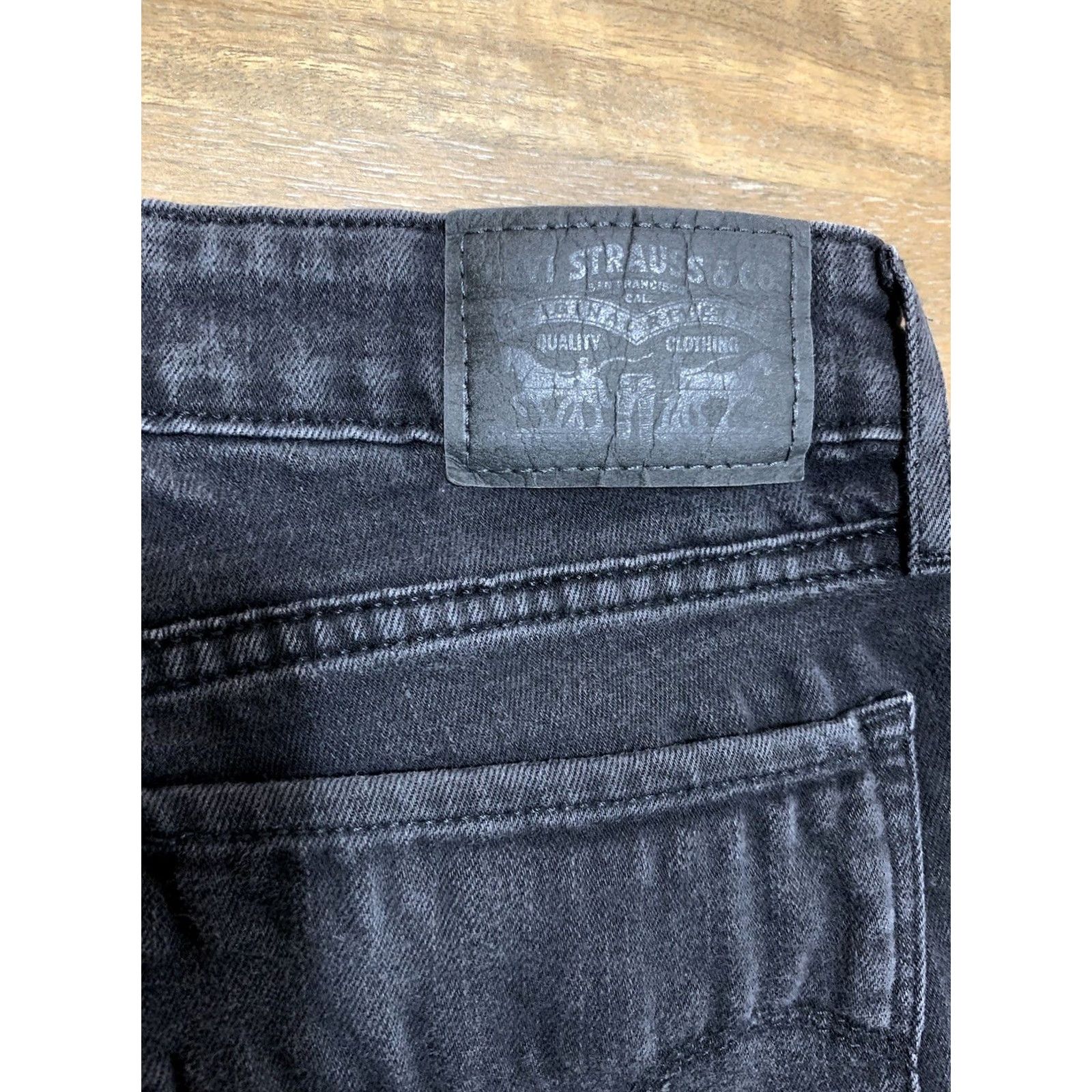 Levi's Levi's 712 Slim Jeans Womens Size 30 Black Denim Straight Leg 29in Inseam Size 30" / US 8 / IT 44 - 5 Thumbnail