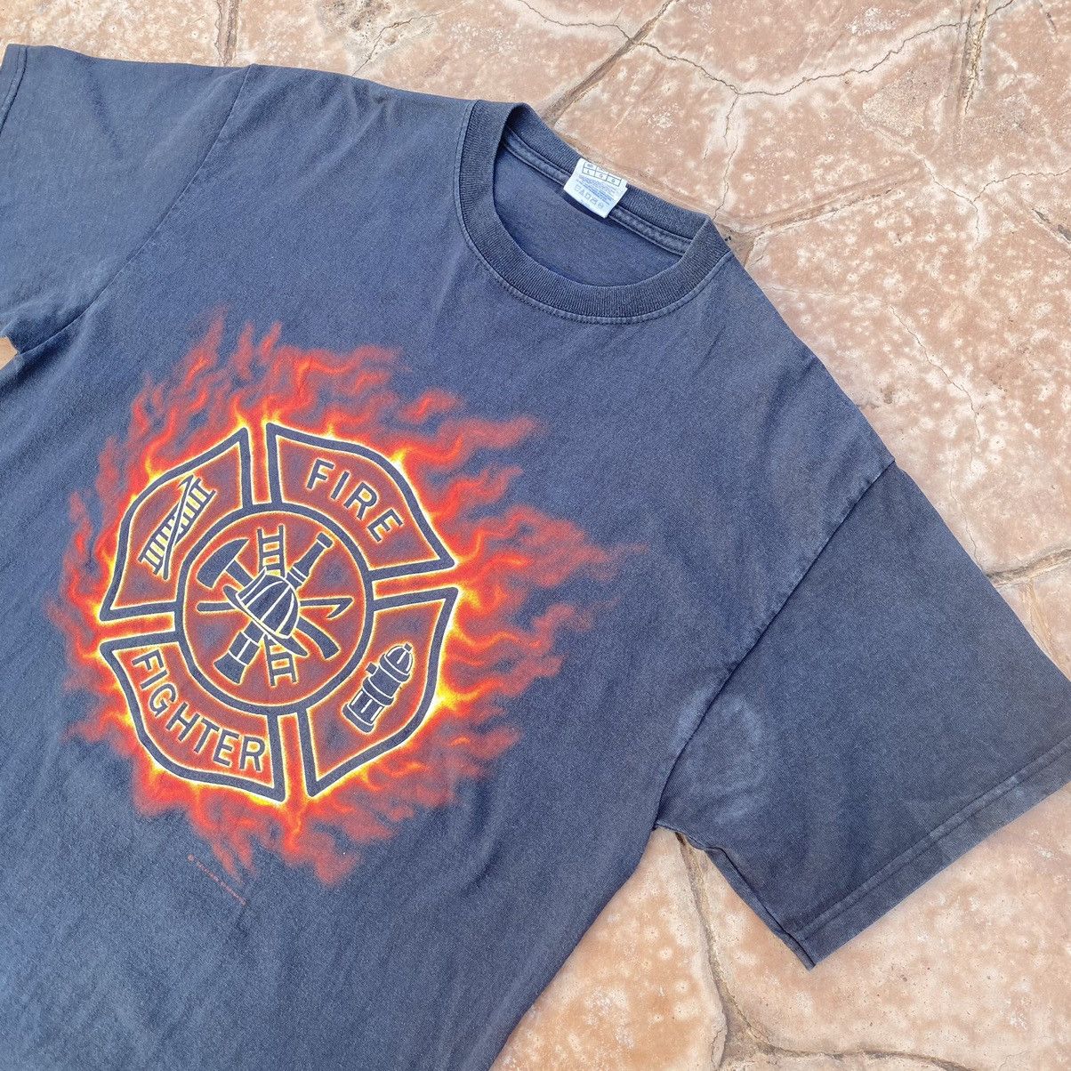 Vintage THRASHED Faded Vintage Y2K Fire Fighter Flame ERD GRUNGE T Size US L / EU 52-54 / 3 - 4 Thumbnail