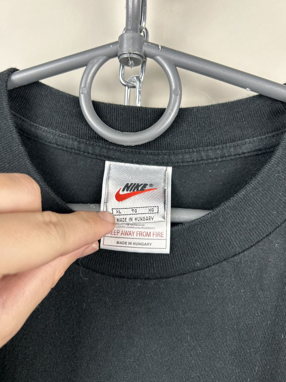 Nike Vintage 90s Nike Eat Puck Center Logo T shirt Size US XL / EU 56 / 4 - 4 Thumbnail