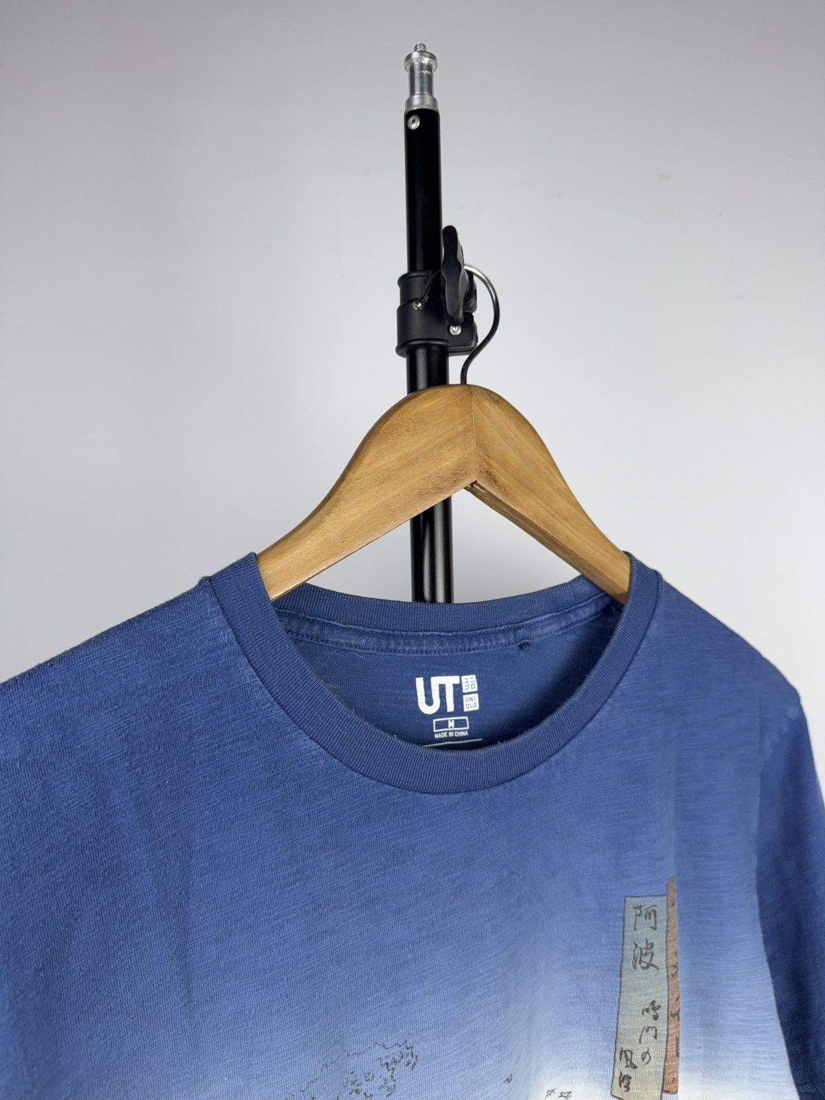 Uniqlo Japanese 00s Uniqlo UT Hokusai Wave Art T-Shirt MFA Boston Size US M / EU 48-50 / 2 - 4 Thumbnail